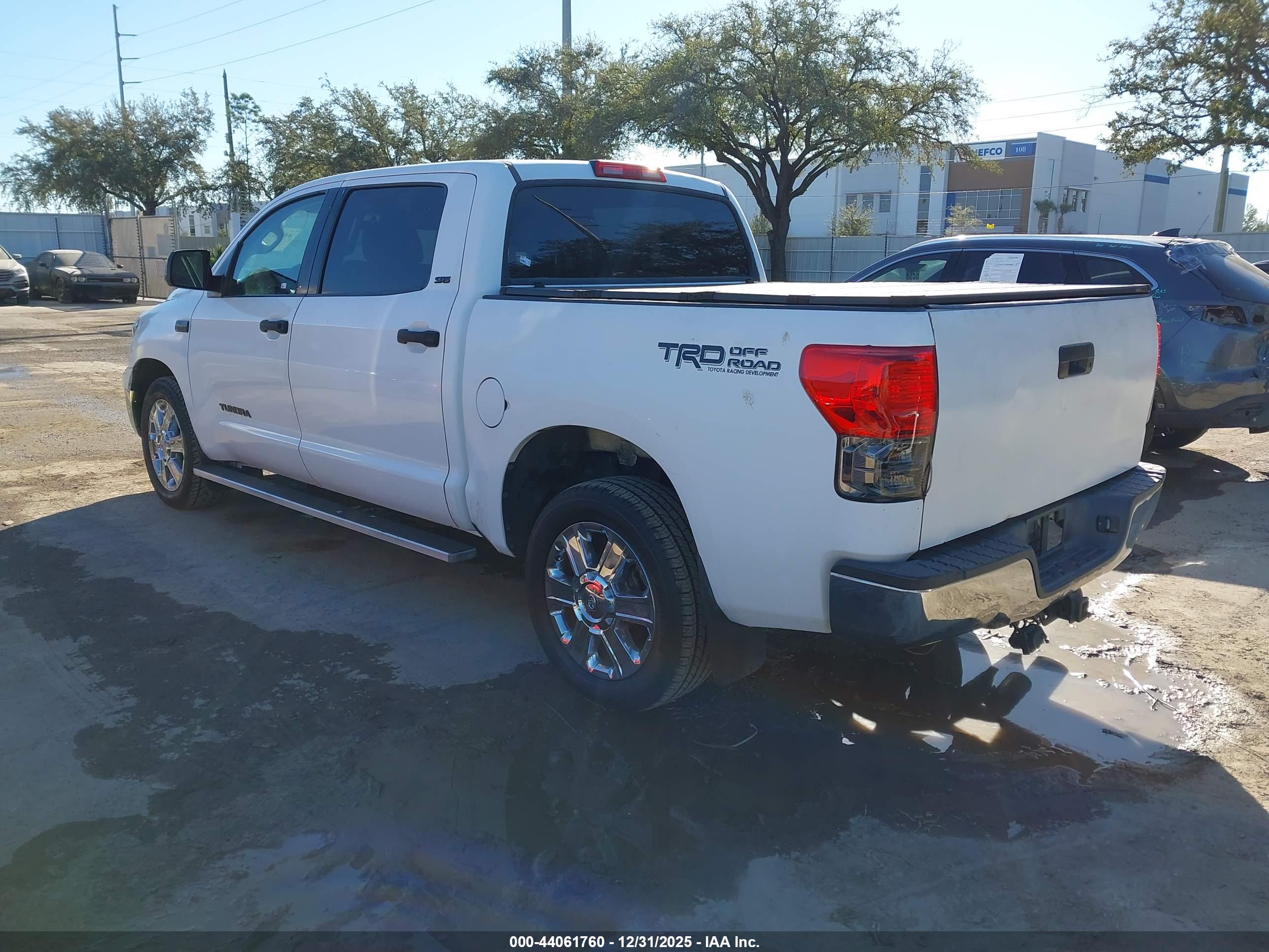 TOYOTA TUNDRA image 3