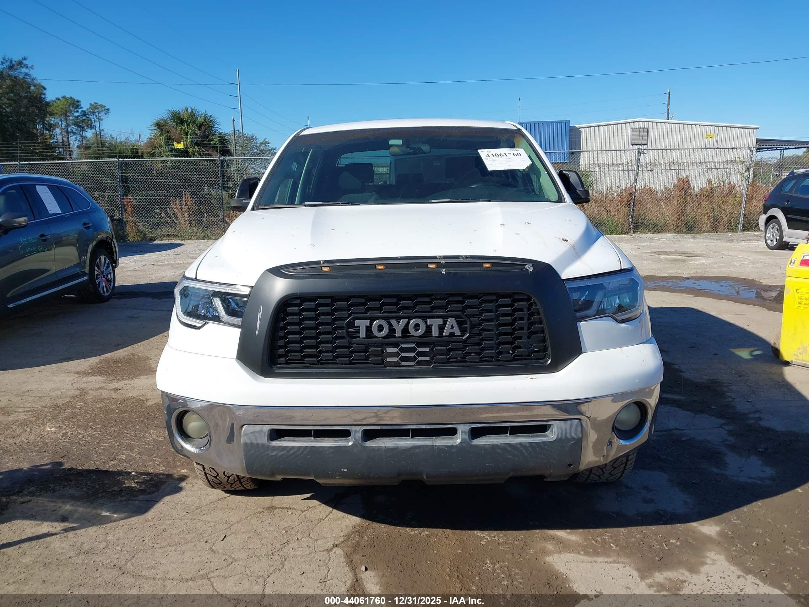 TOYOTA TUNDRA image 6
