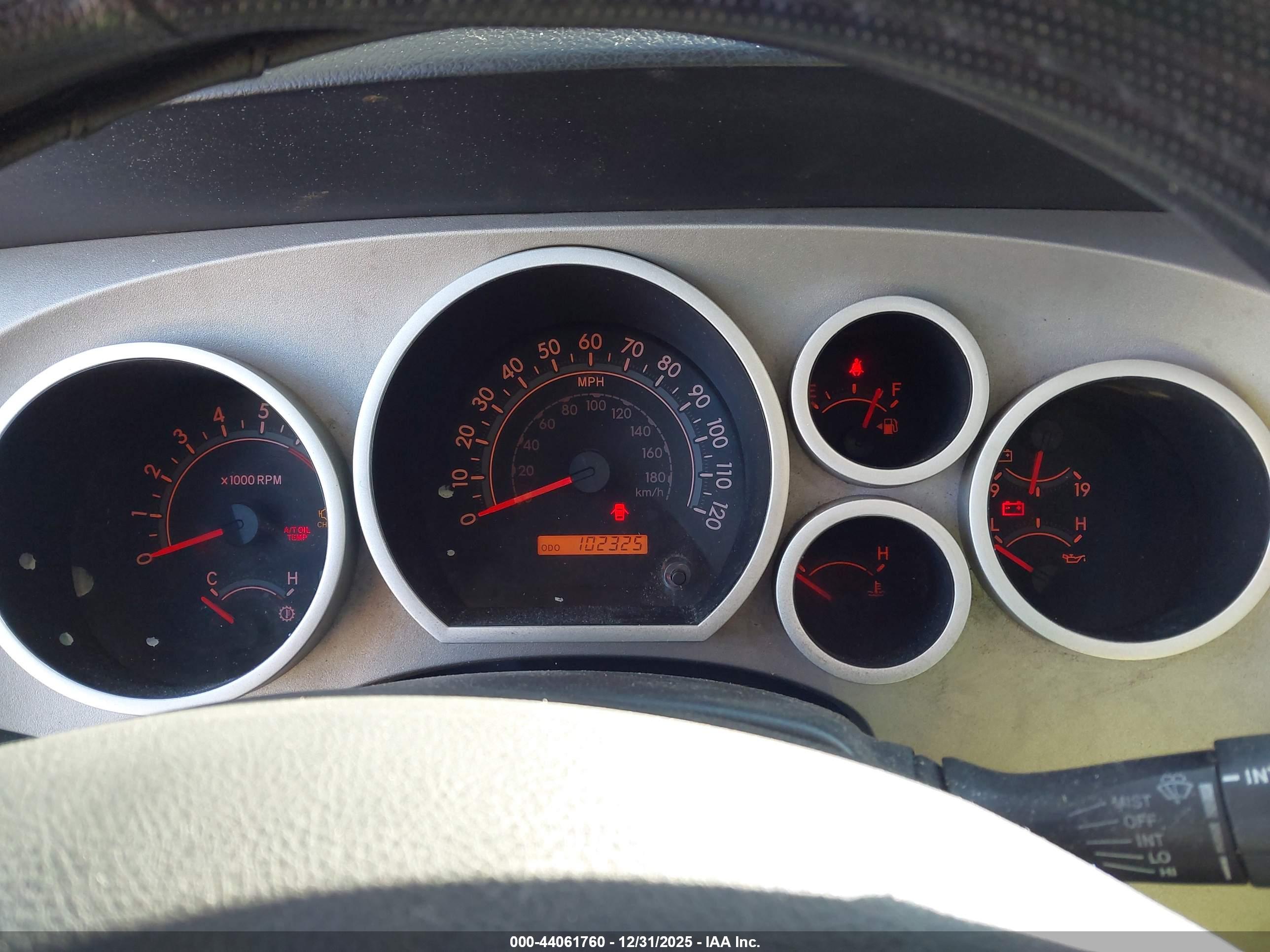 TOYOTA TUNDRA image 7