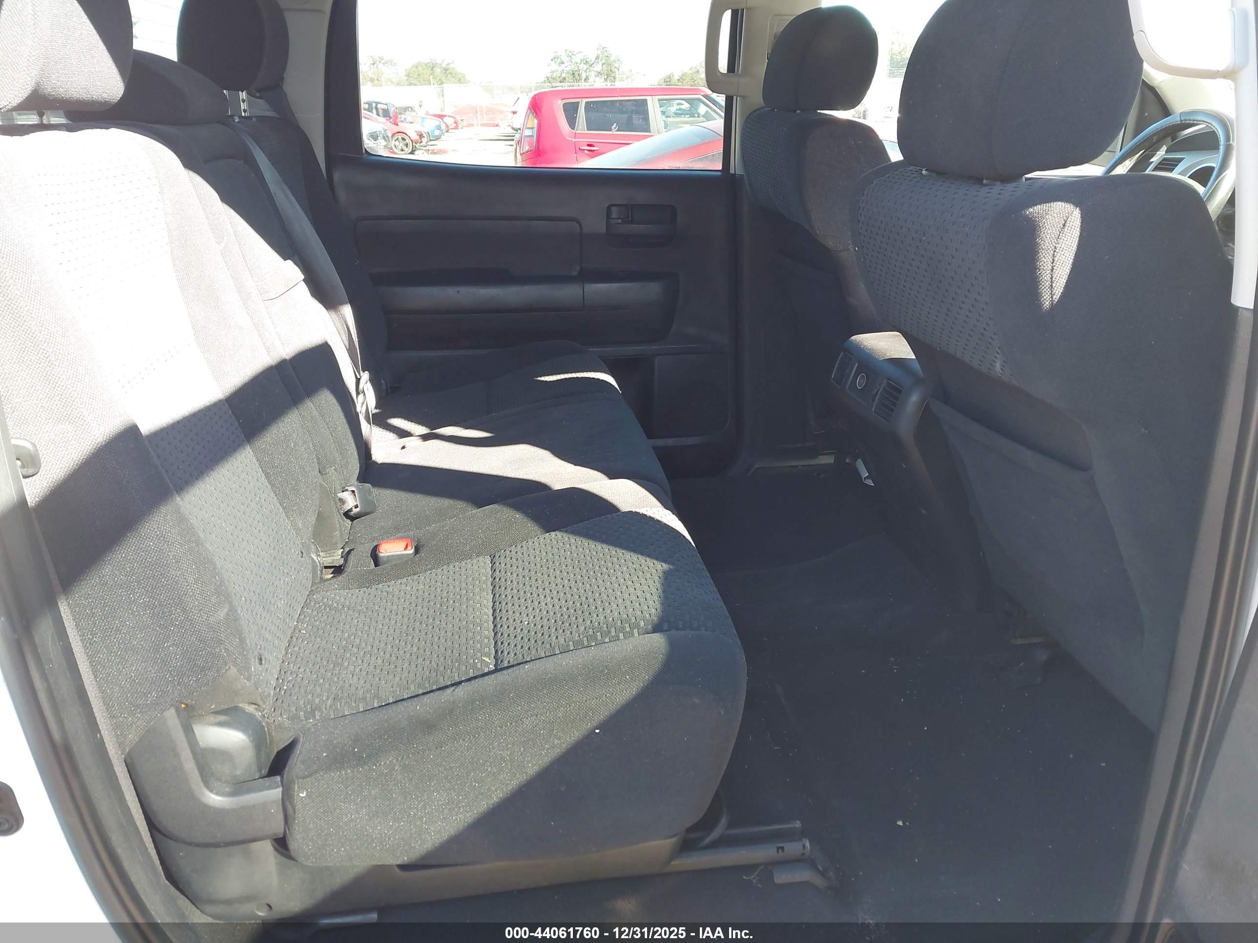TOYOTA TUNDRA image 8