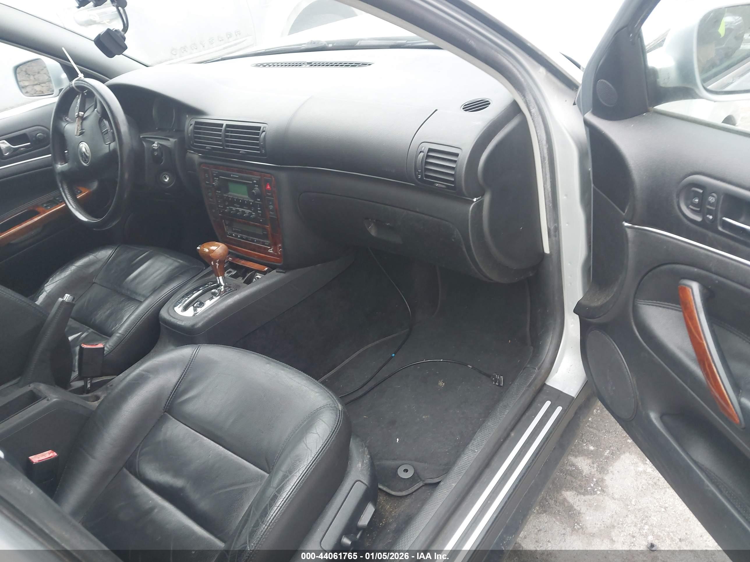 VOLKSWAGEN PASSAT image 5