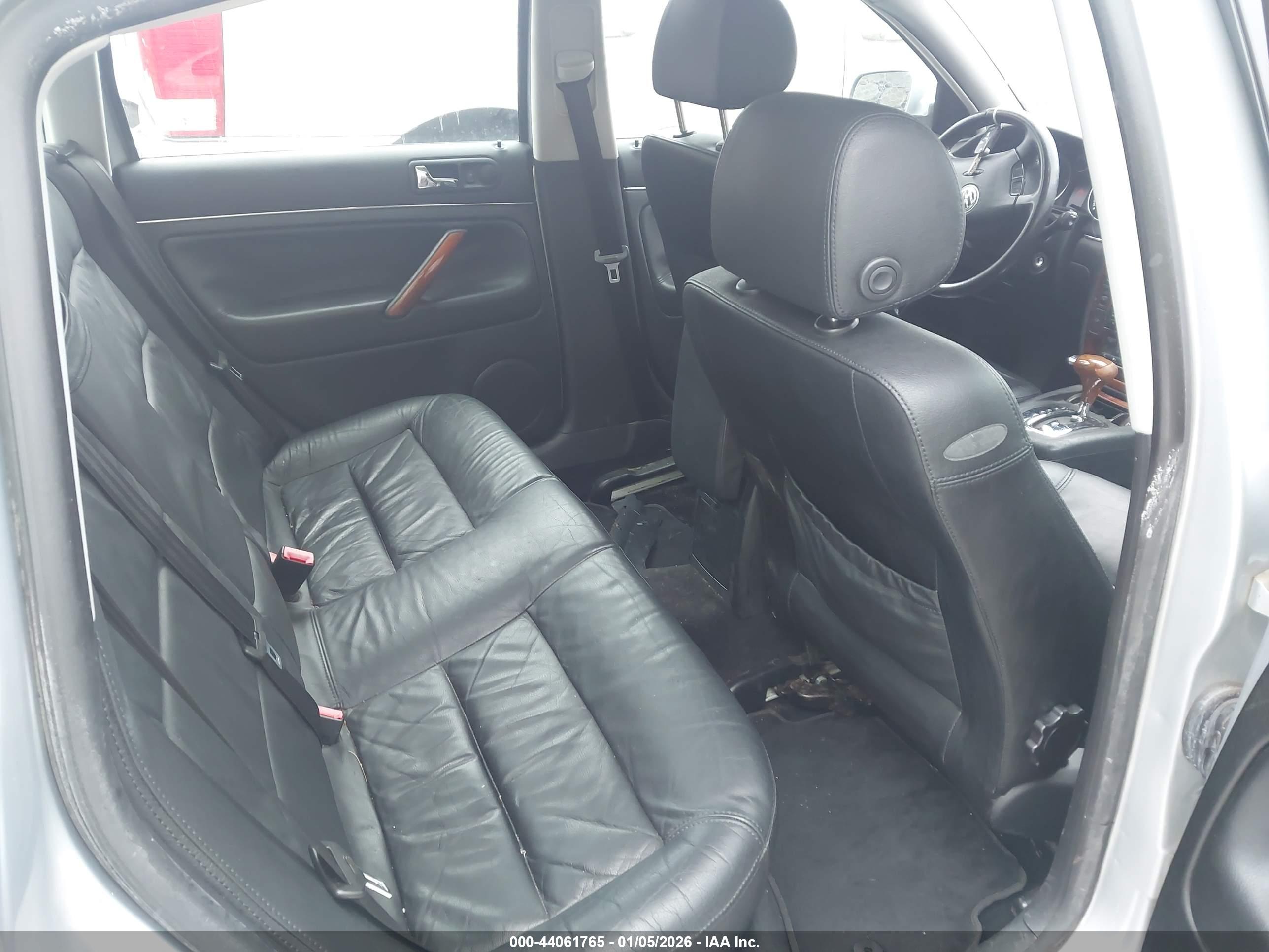 VOLKSWAGEN PASSAT image 8