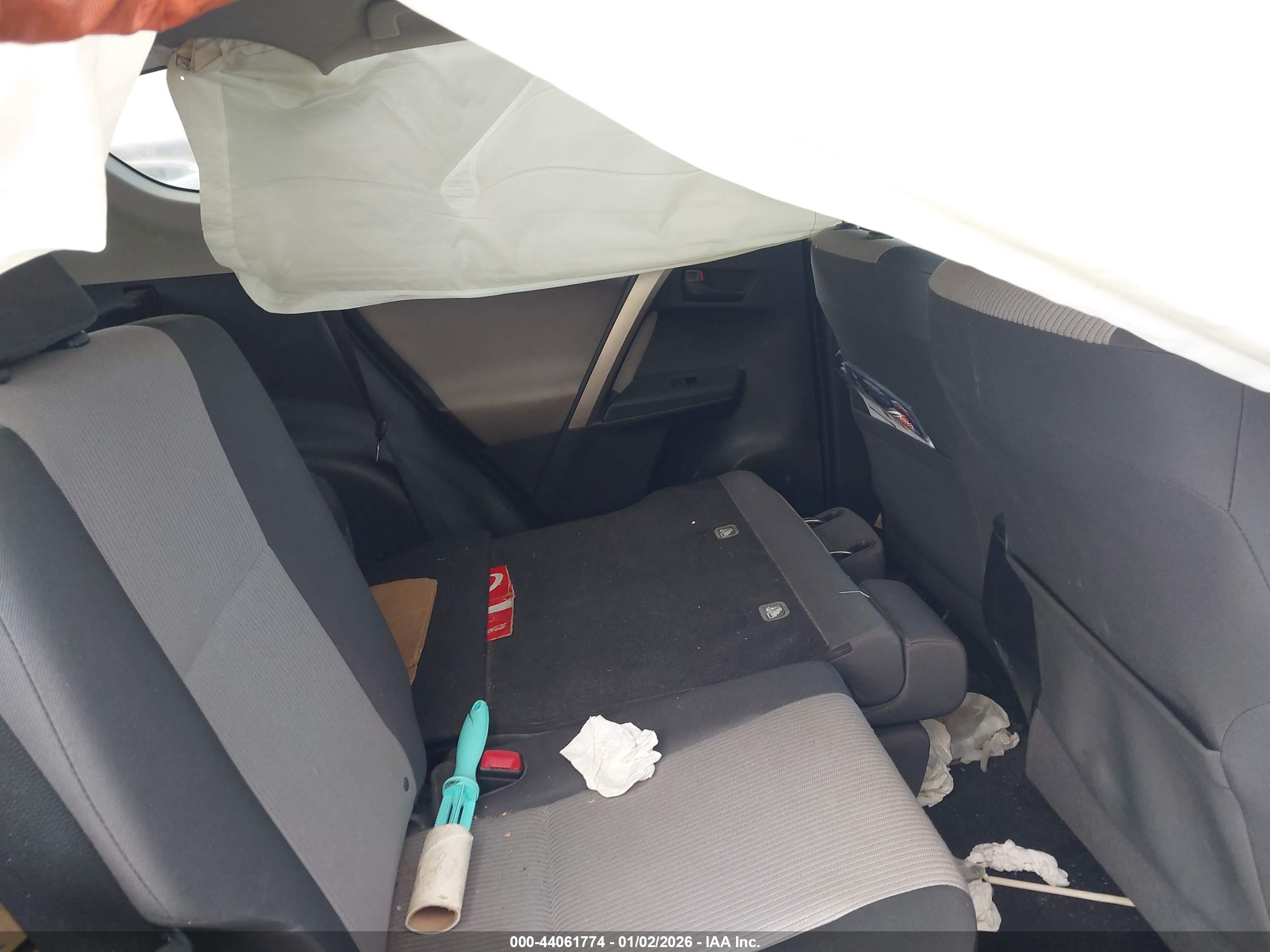 TOYOTA RAV4 image 8