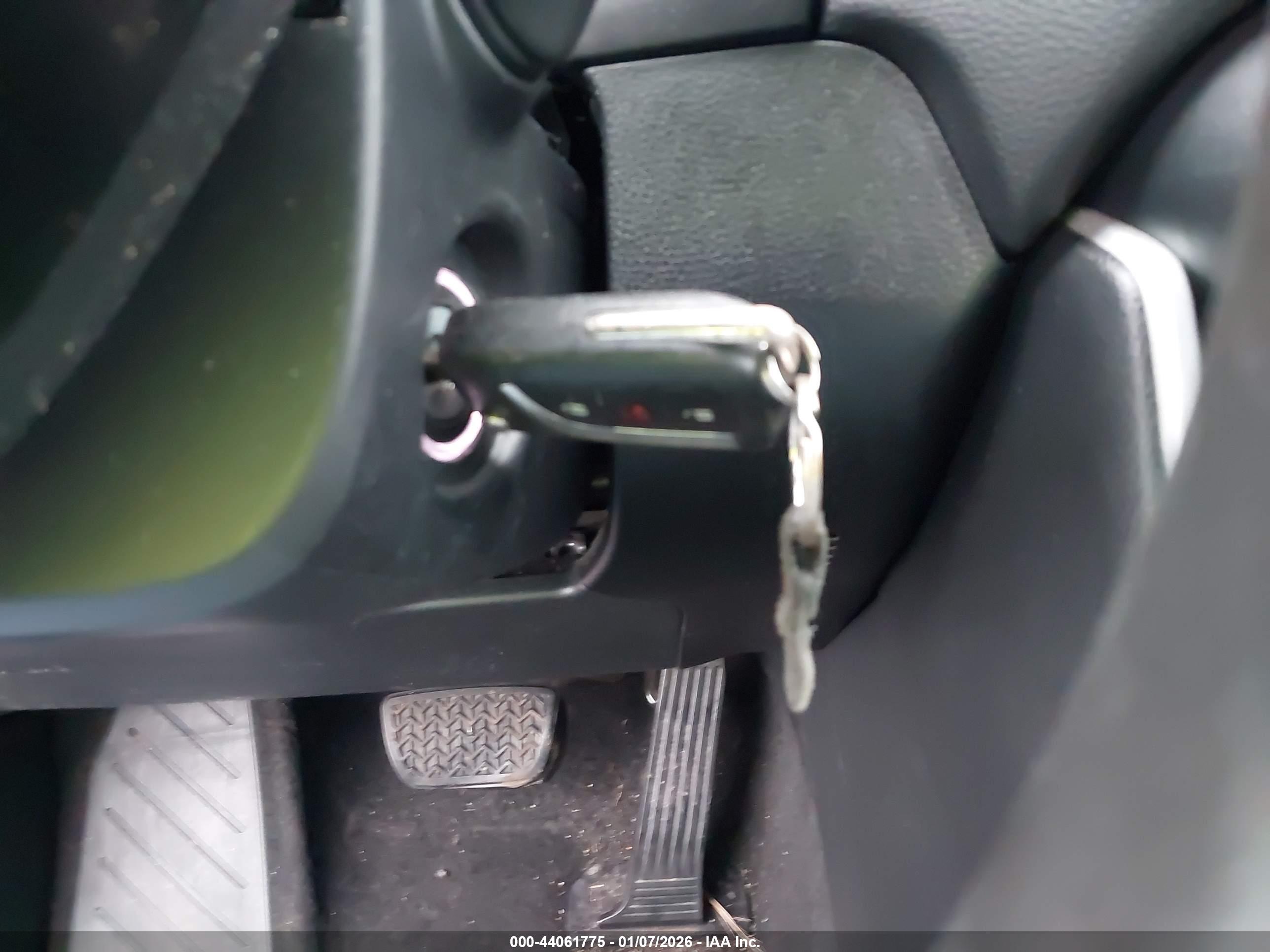 TOYOTA RAV4 image 11