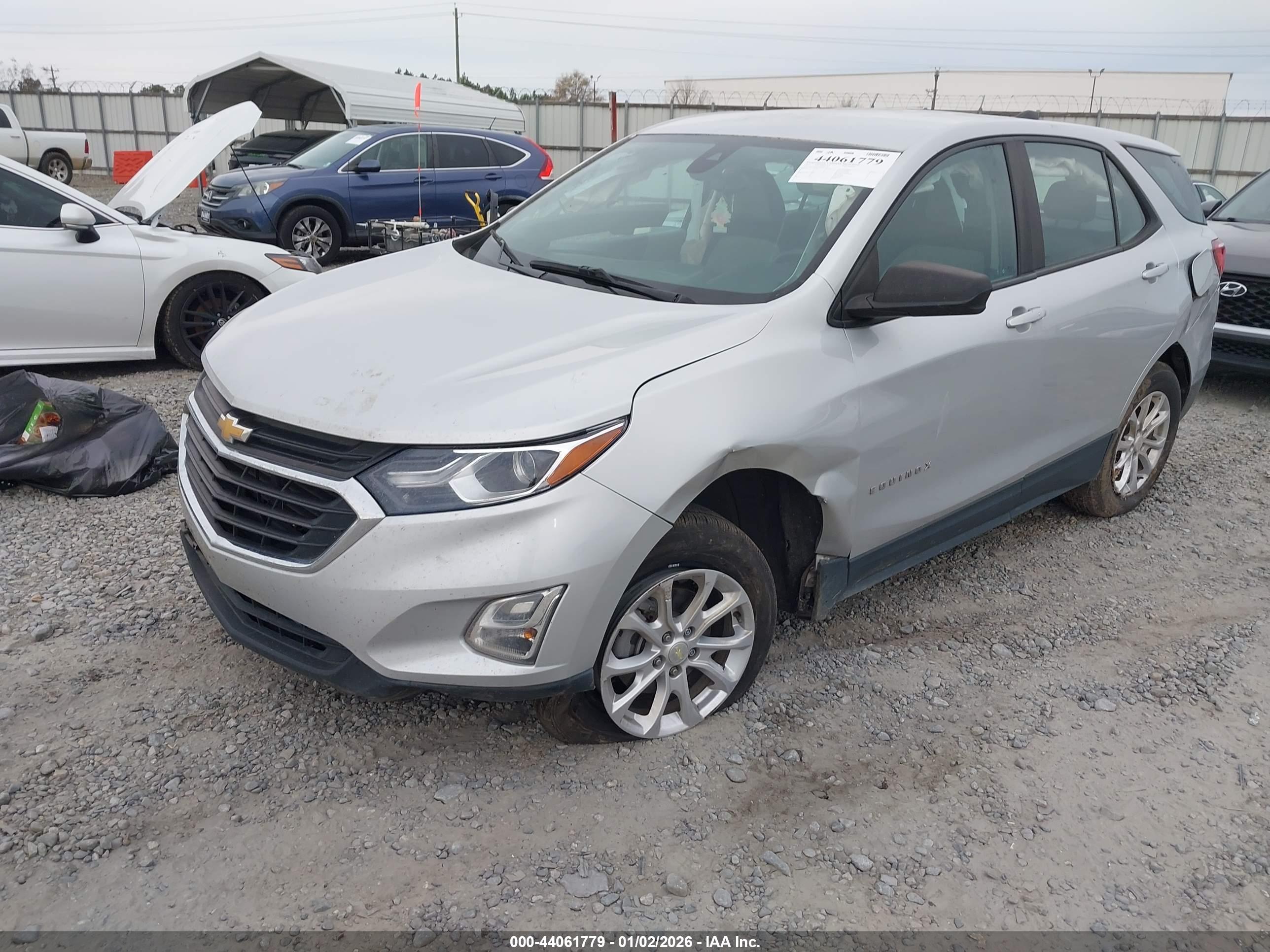 CHEVROLET EQUINOX image 2