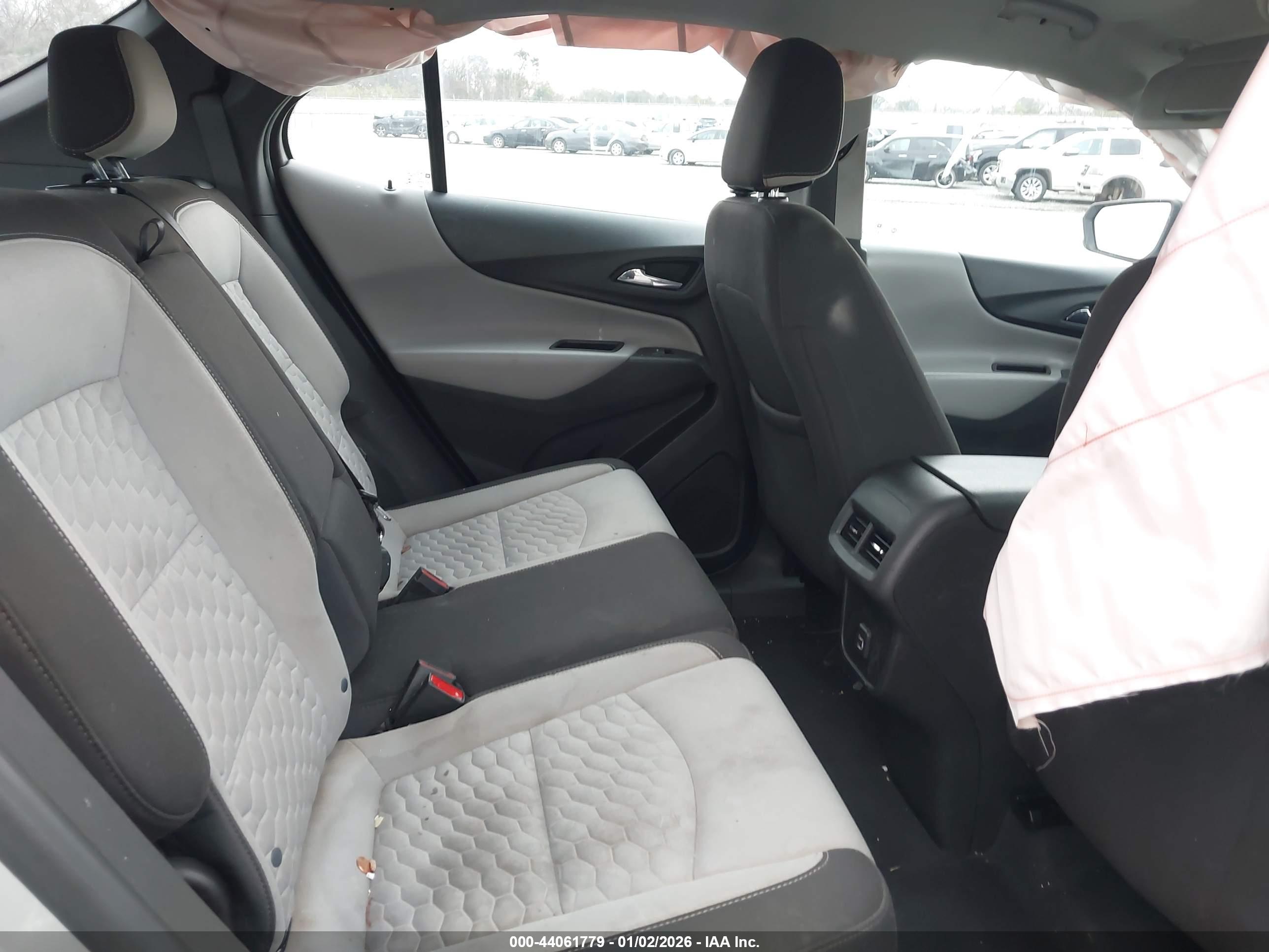 CHEVROLET EQUINOX image 8