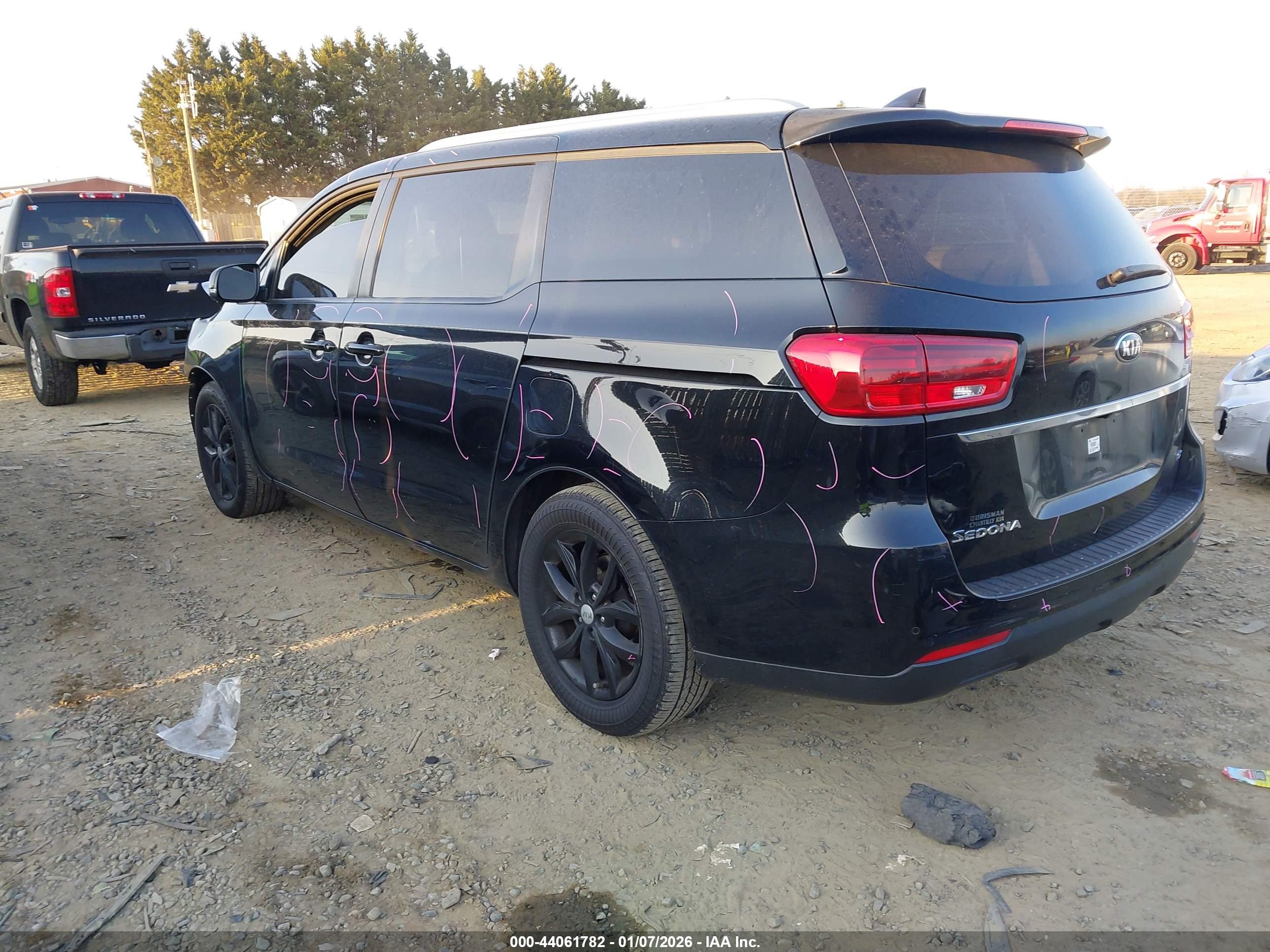 KIA SEDONA image 3