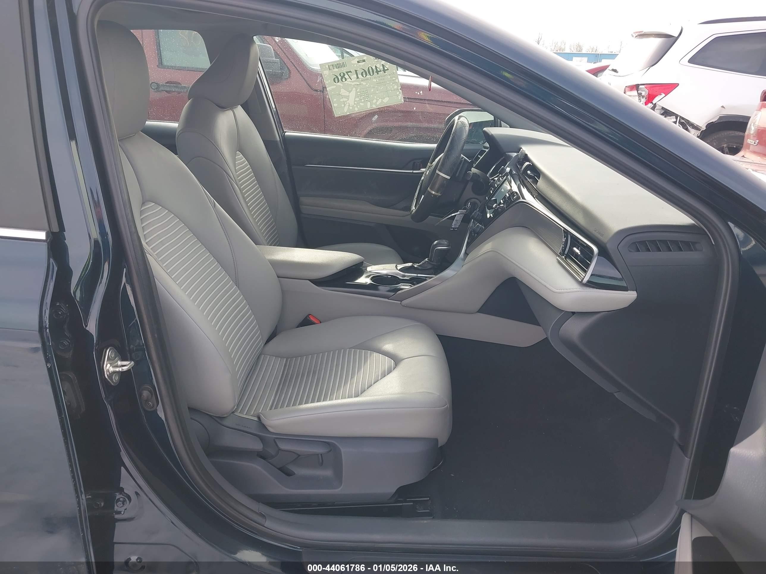 TOYOTA CAMRY image 5