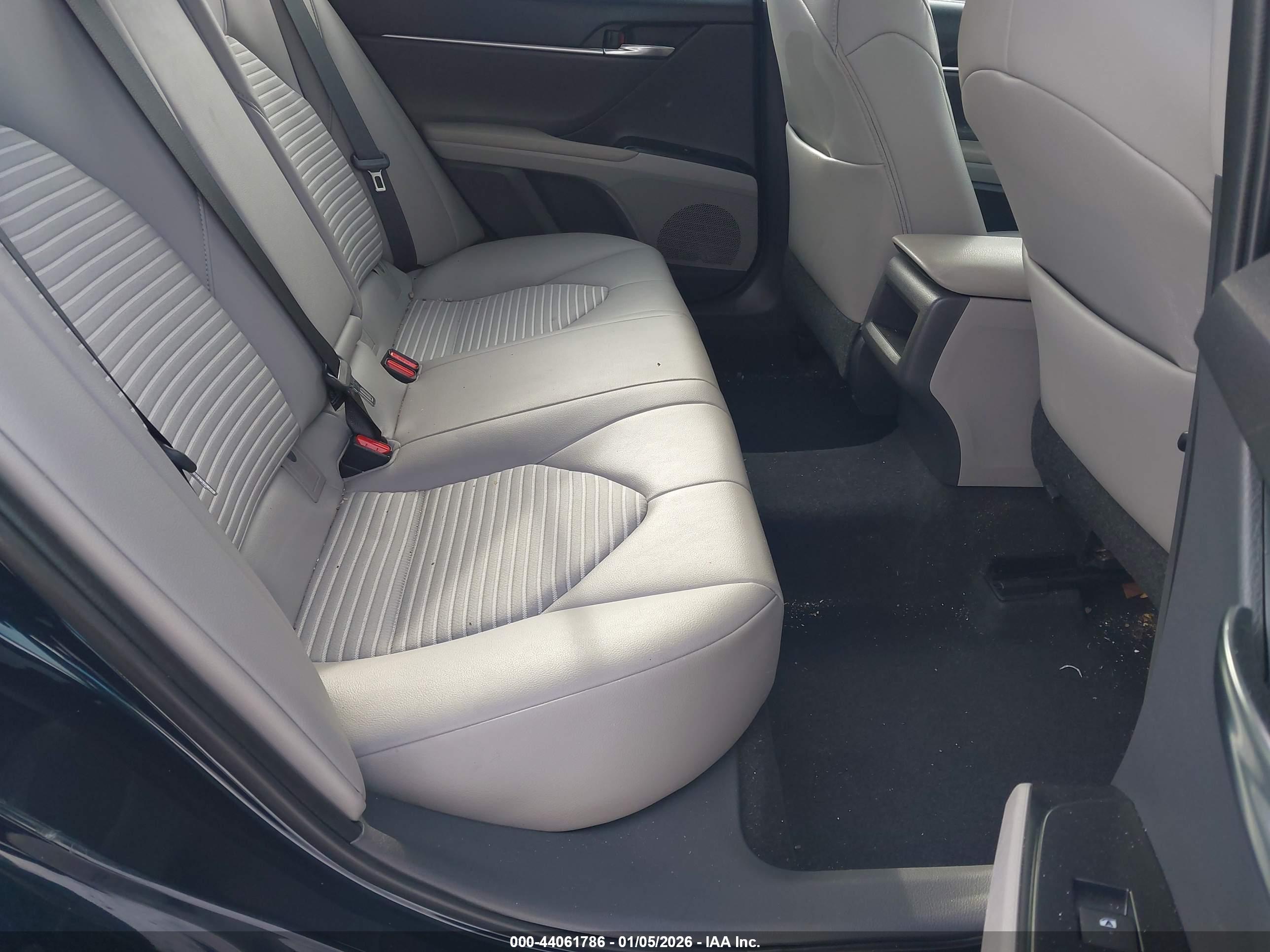 TOYOTA CAMRY image 8