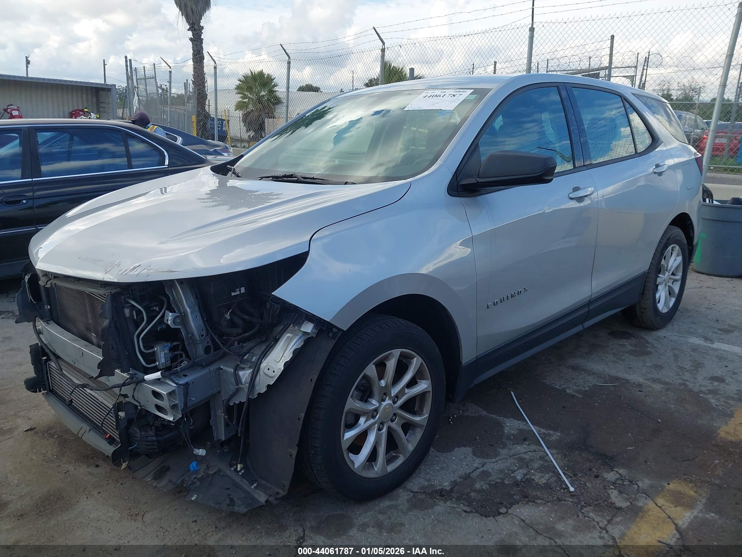 CHEVROLET EQUINOX image 2
