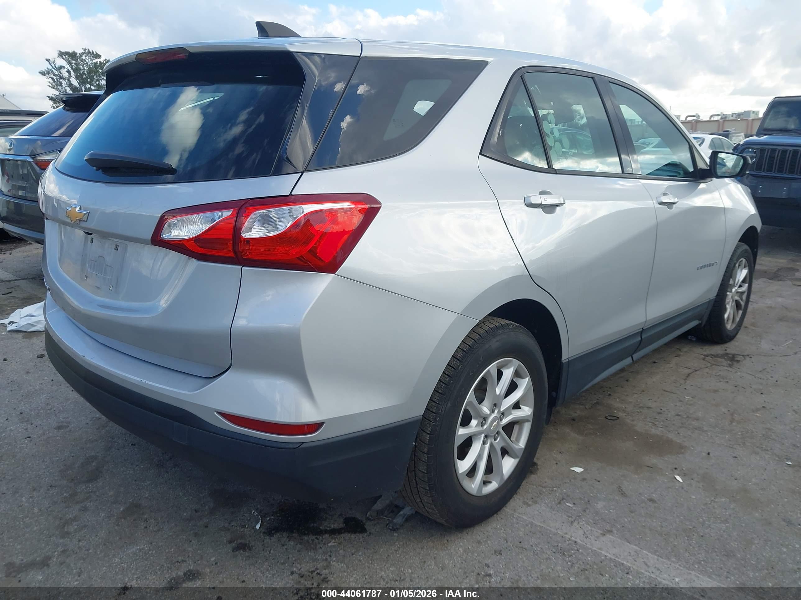 CHEVROLET EQUINOX image 4