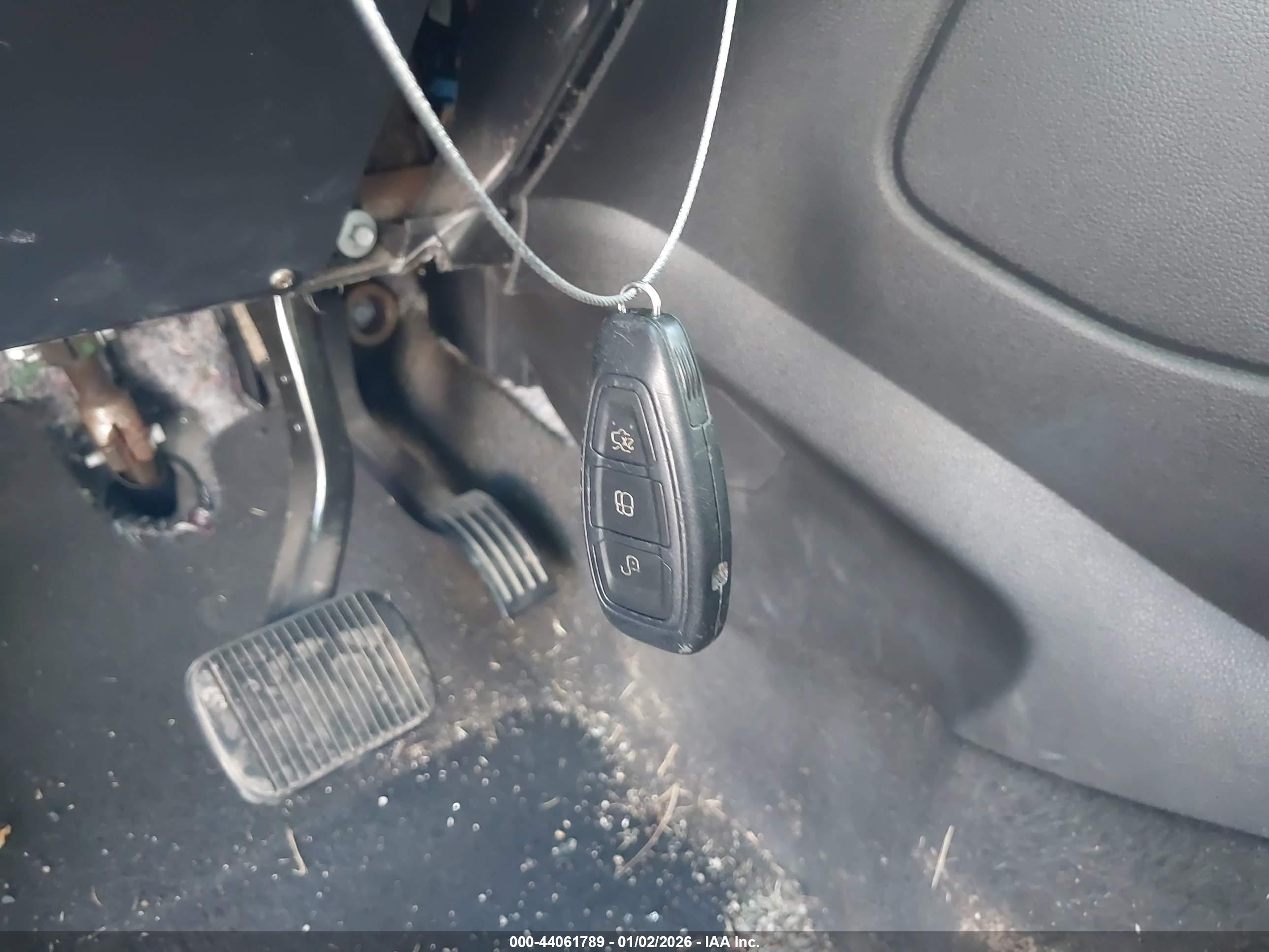 FORD C-MAX image 11
