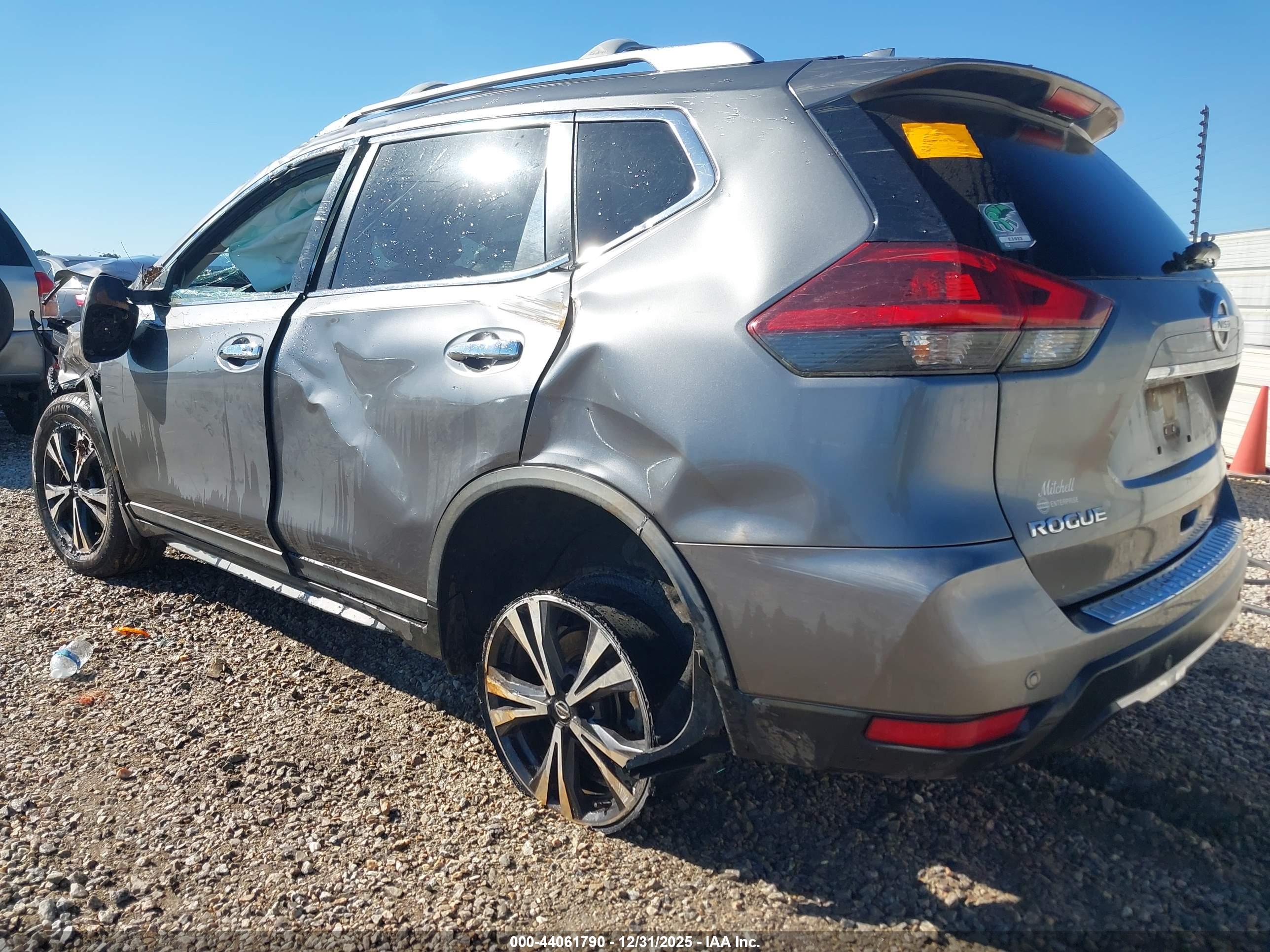 NISSAN ROGUE image 3