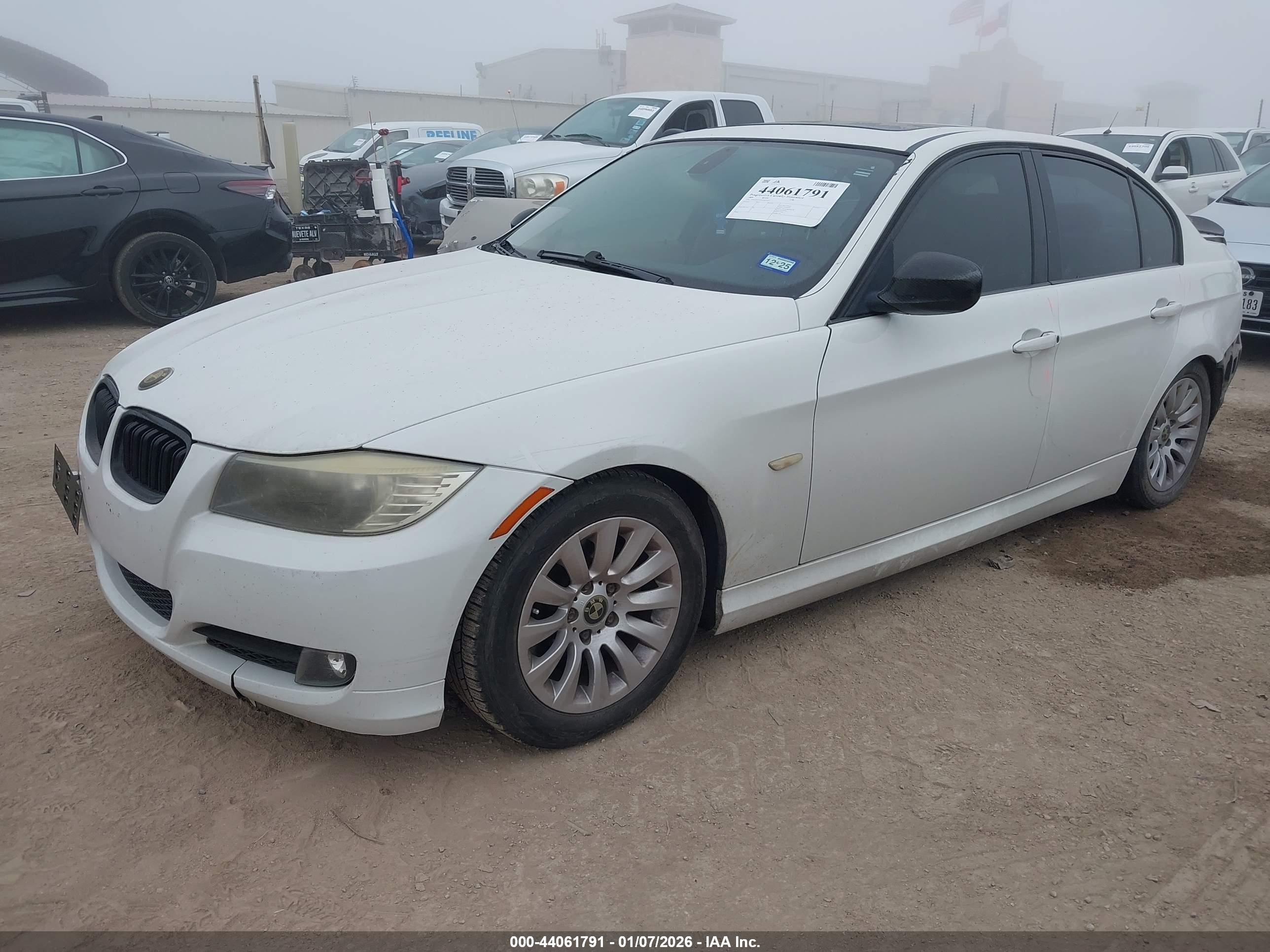 BMW 328I image 2