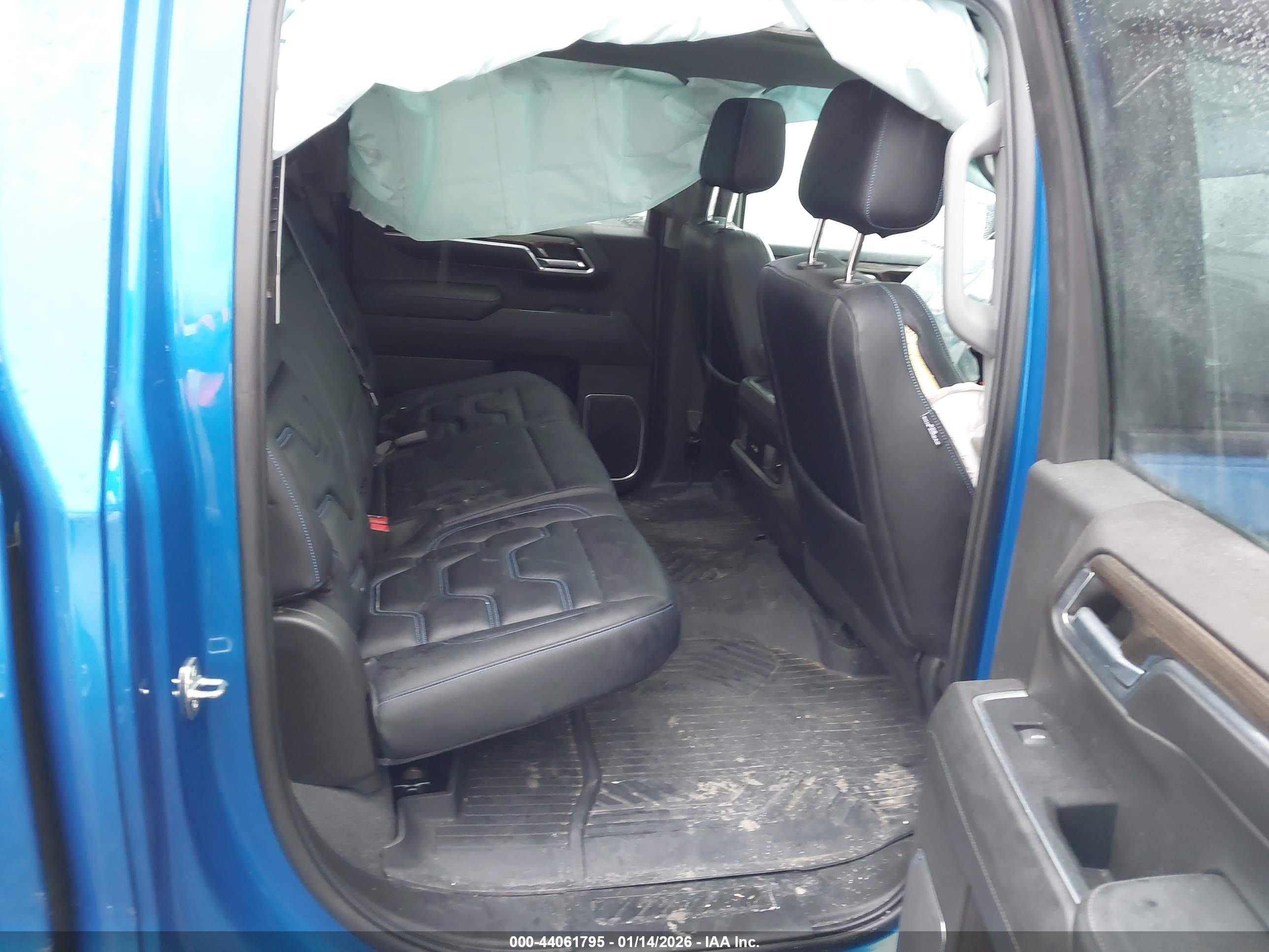 CHEVROLET SILVERADO image 8