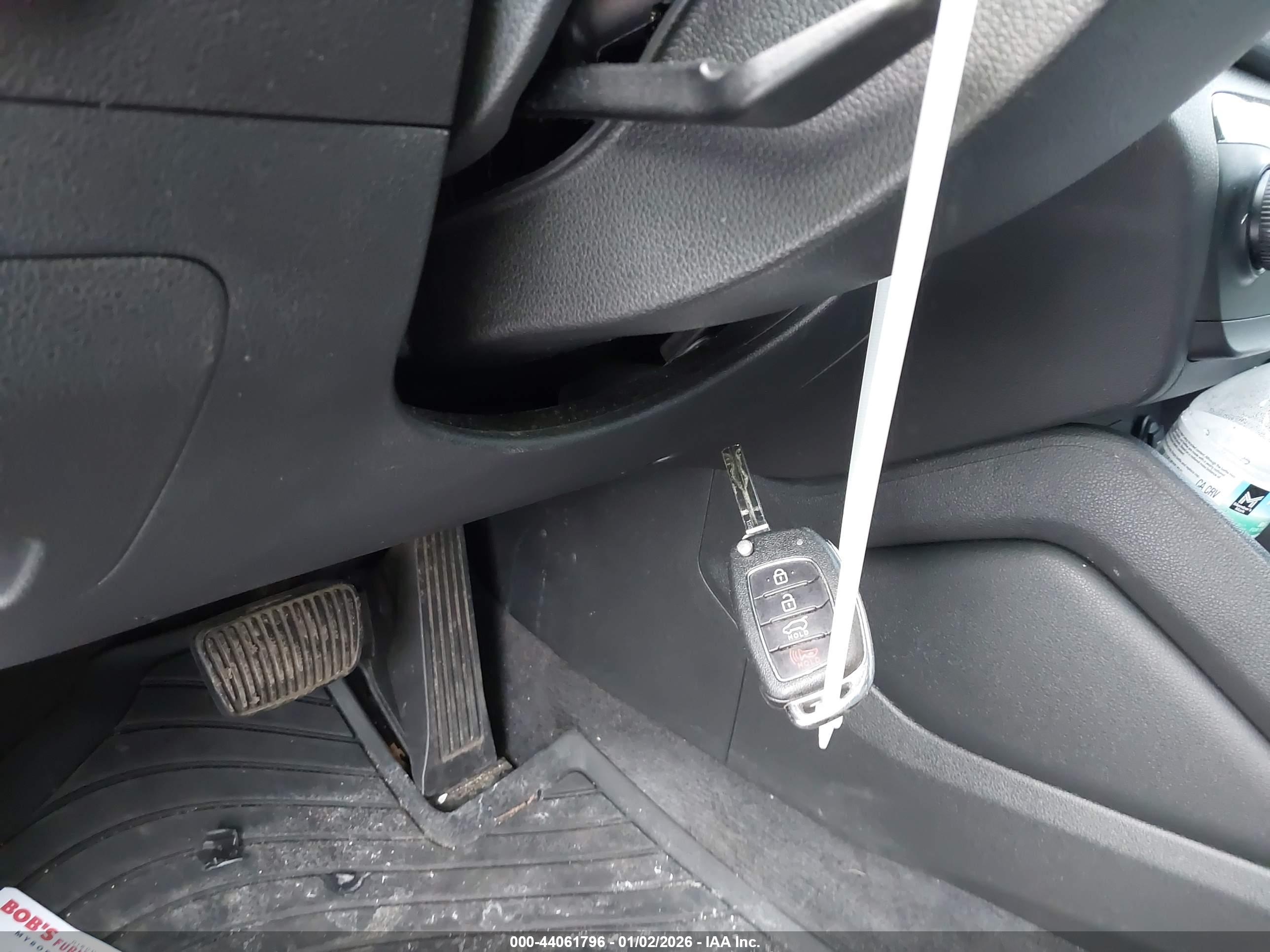HYUNDAI TUCSON image 11