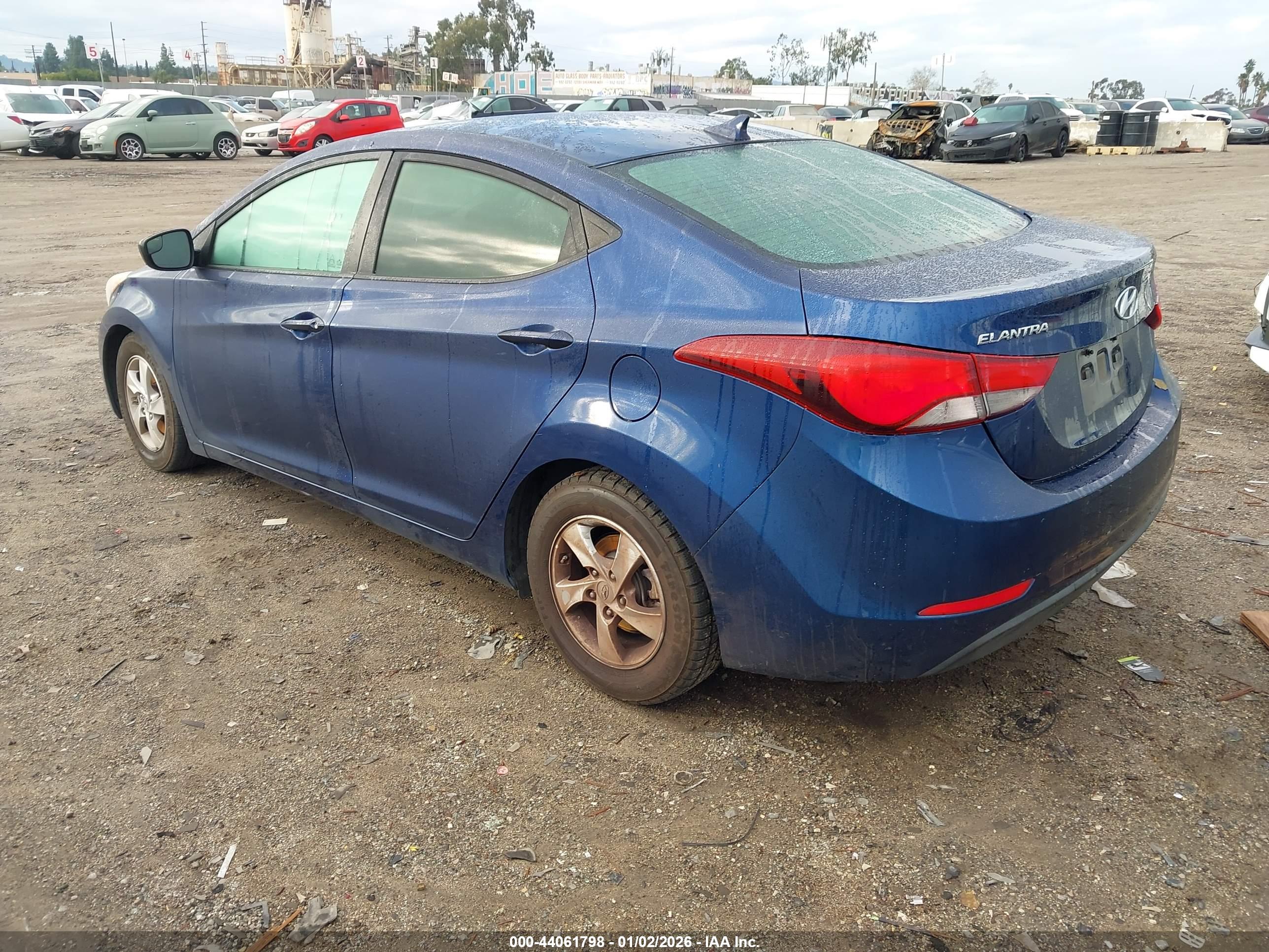 HYUNDAI ELANTRA image 3