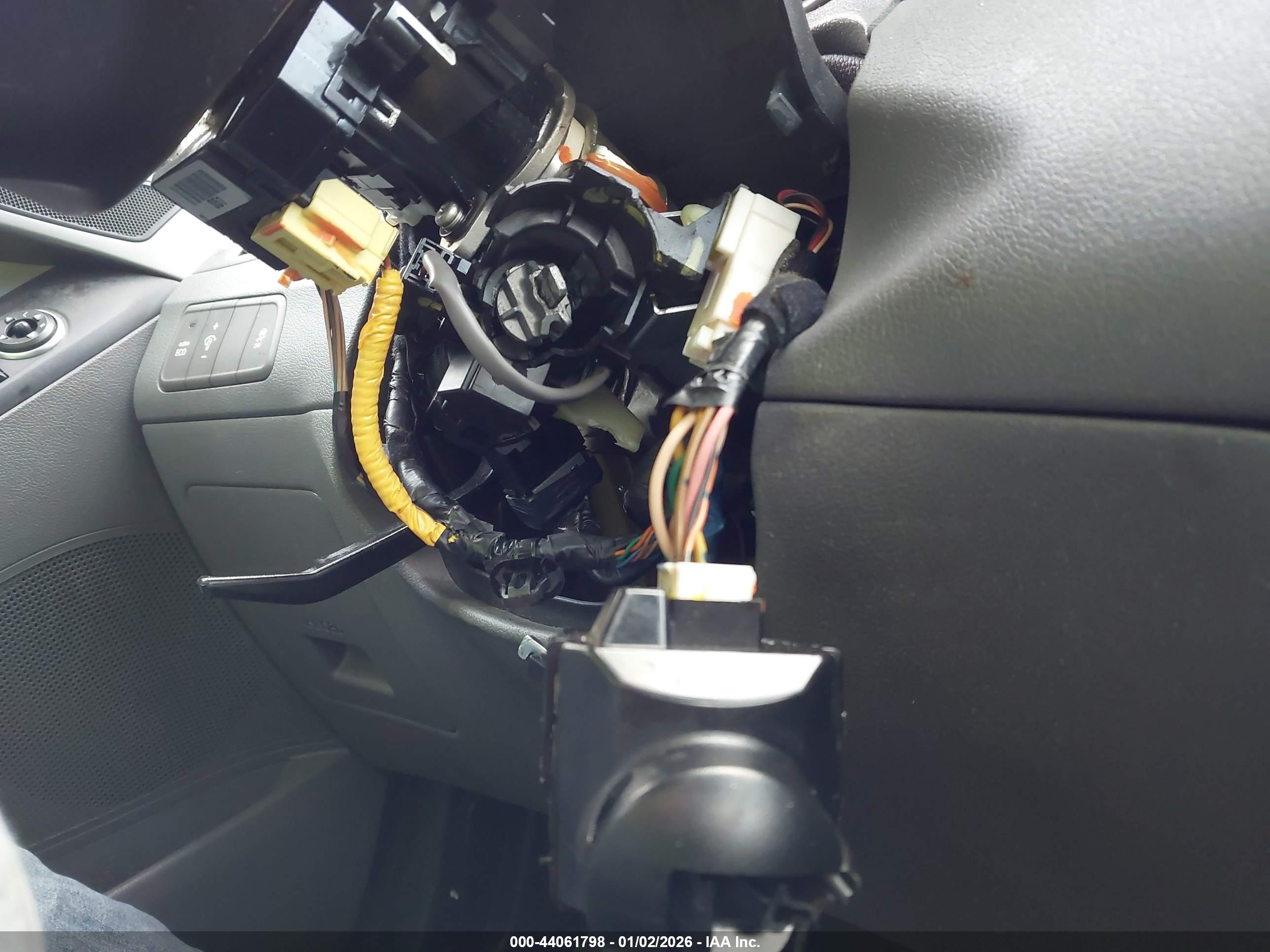HYUNDAI ELANTRA image 6