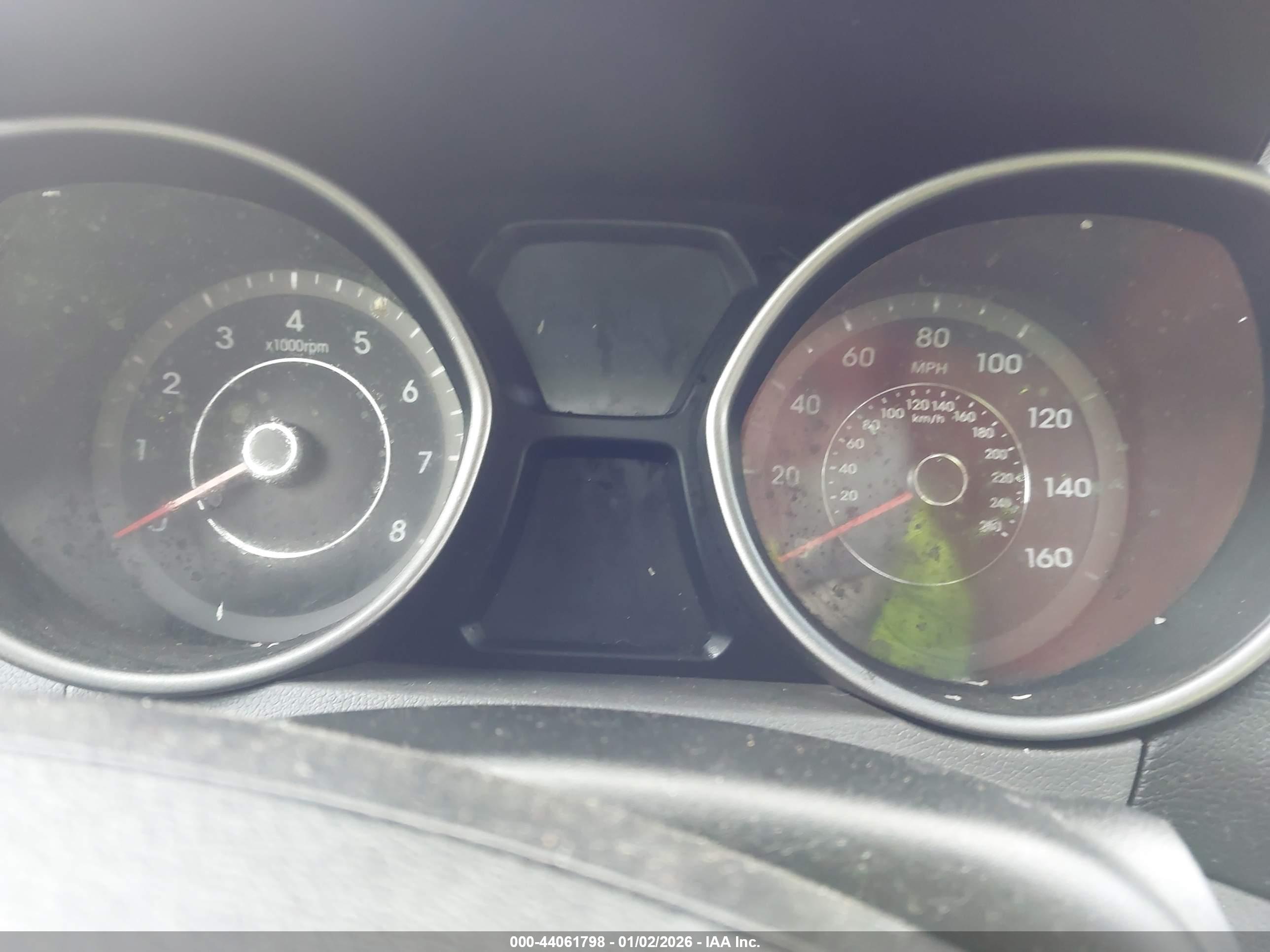 HYUNDAI ELANTRA image 7