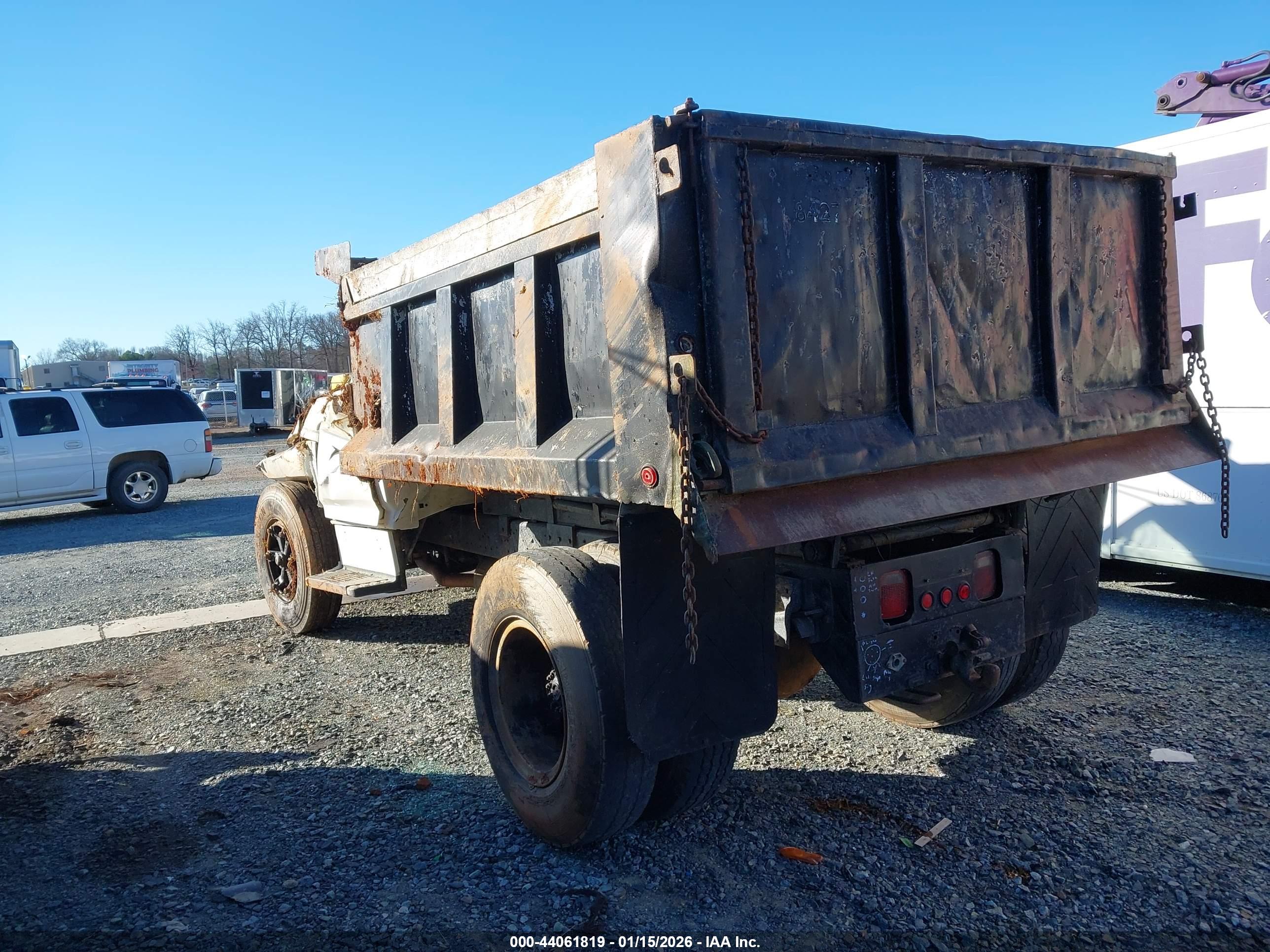 FORD F700 image 3