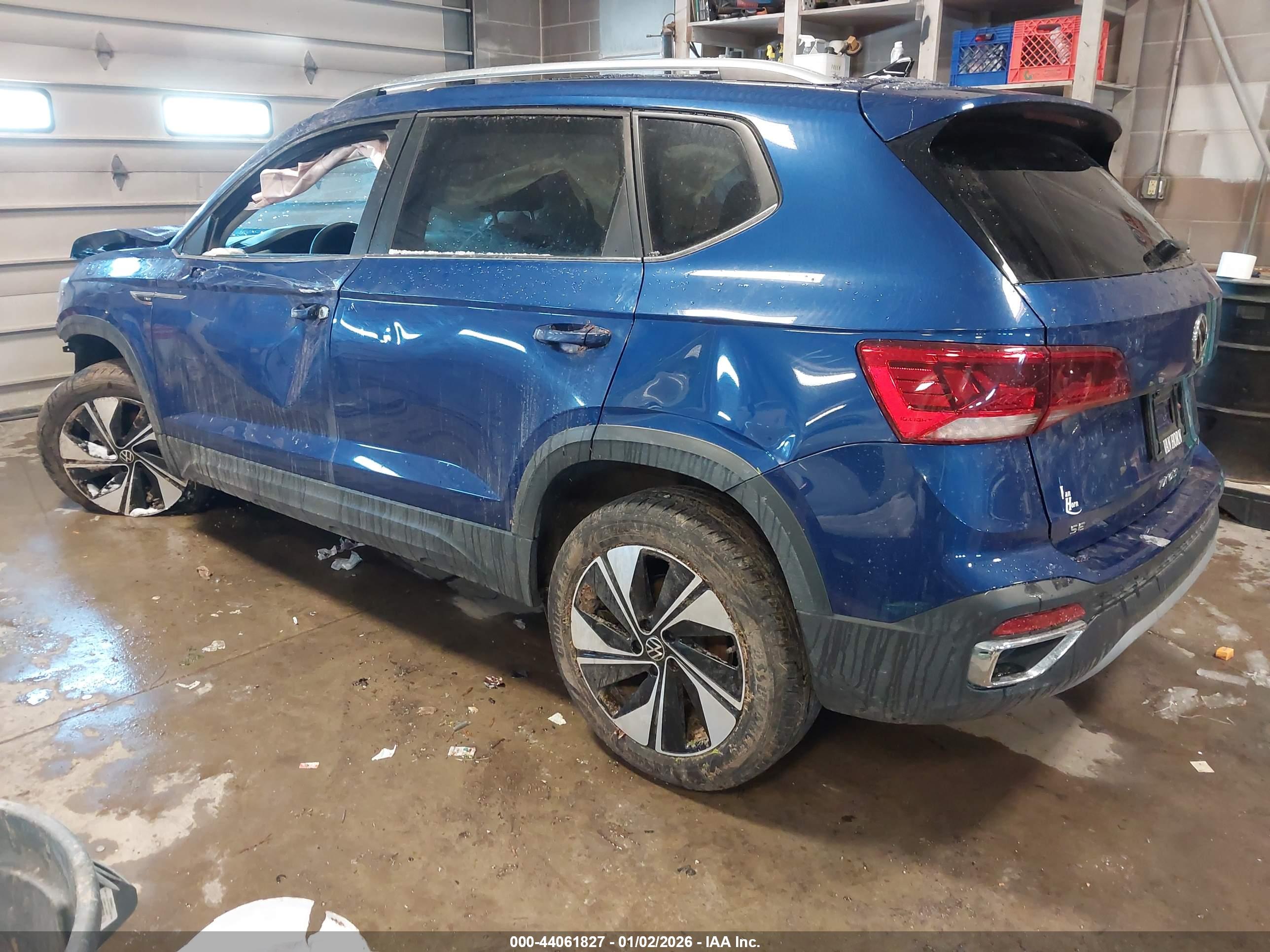VOLKSWAGEN TAOS image 3