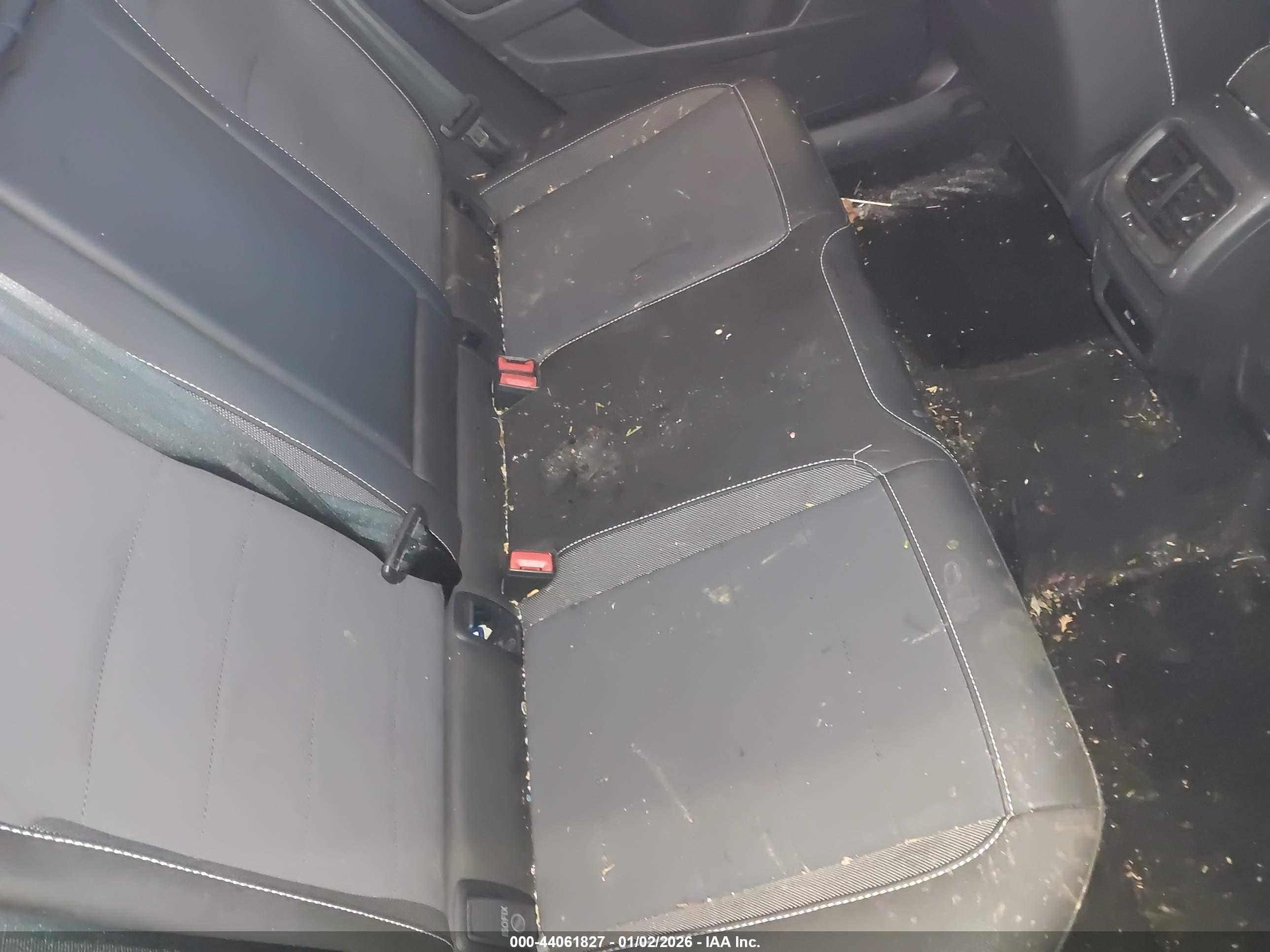 VOLKSWAGEN TAOS image 8