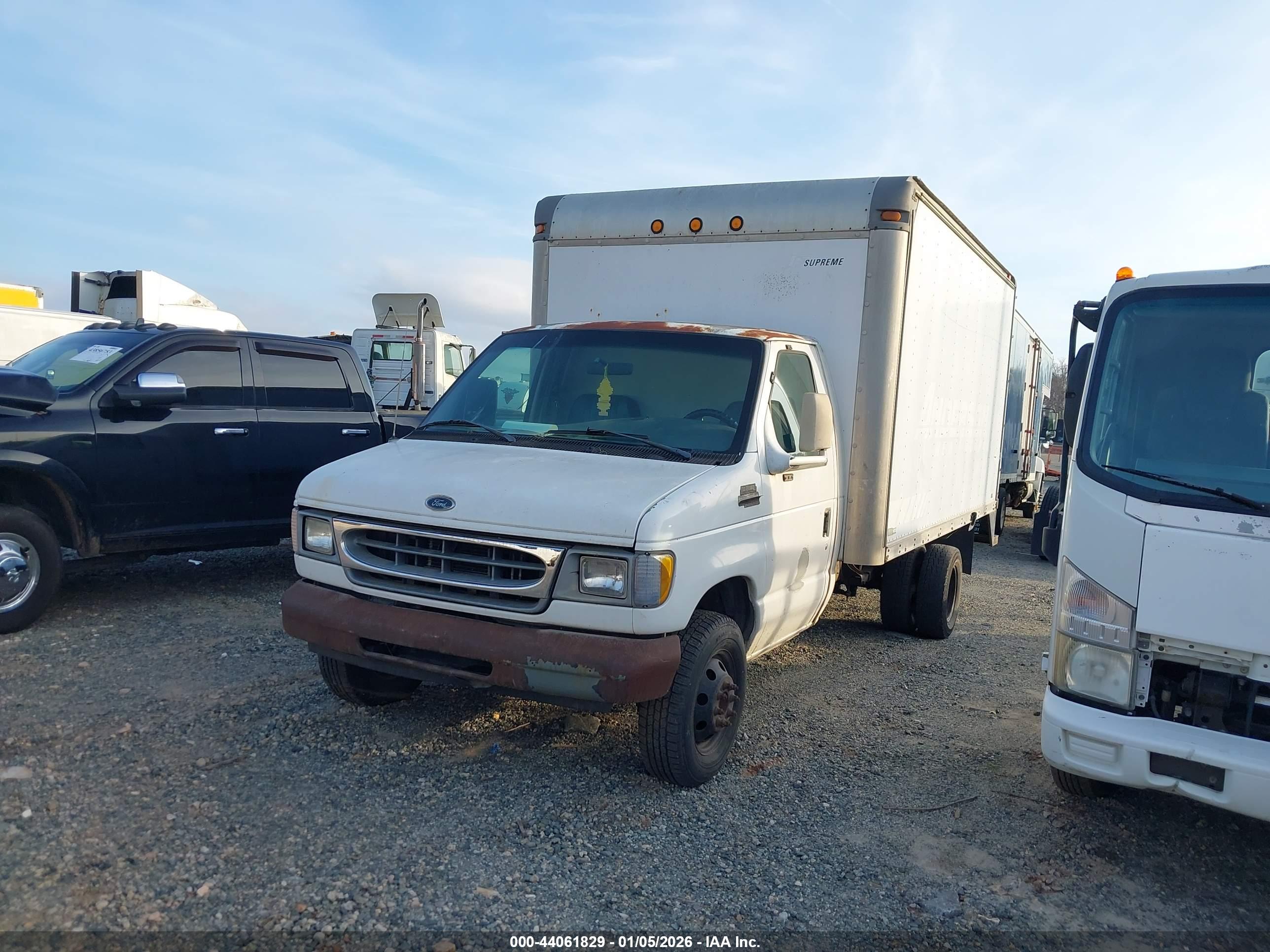 FORD ECONOLINE image 2