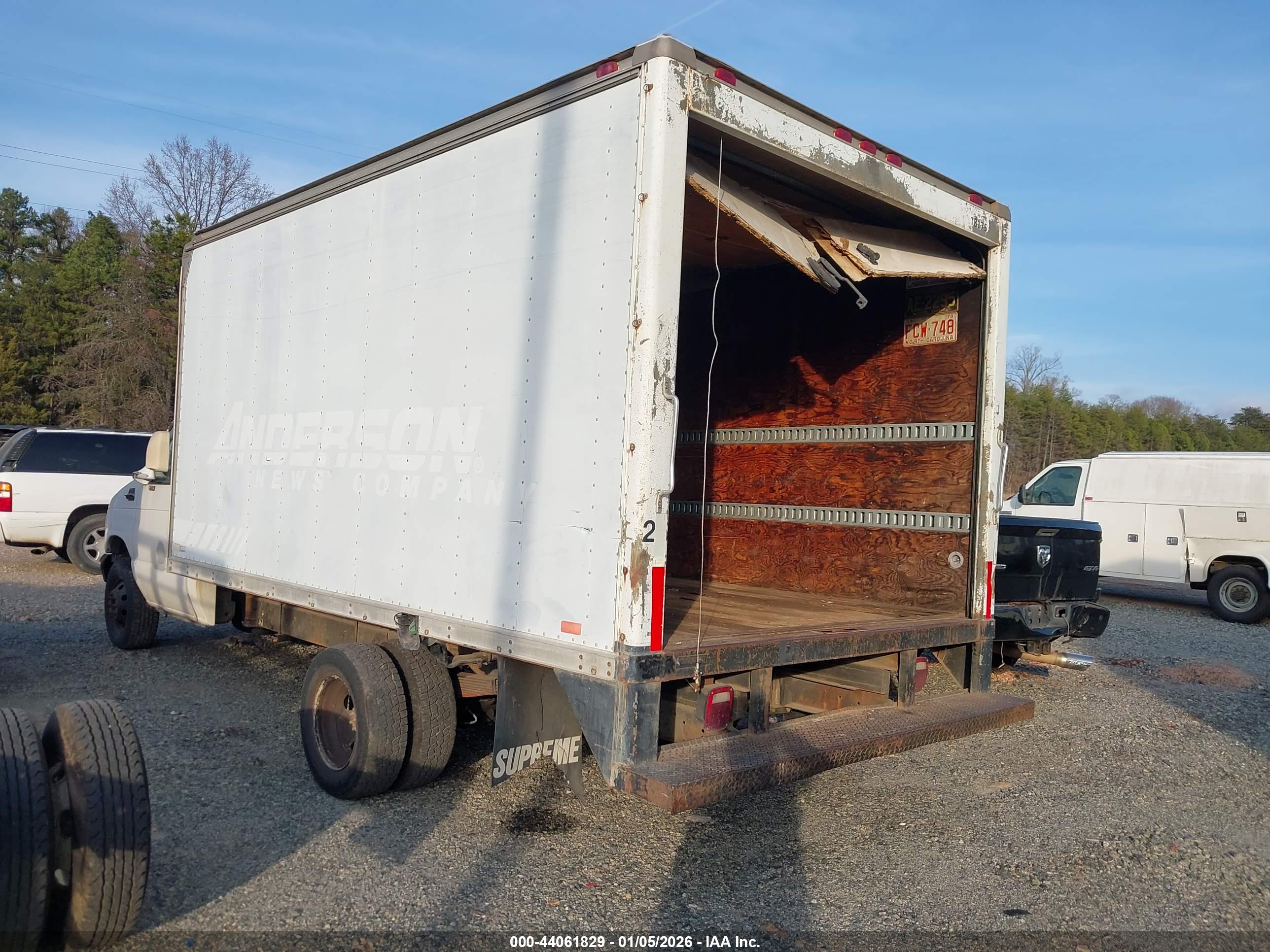 FORD ECONOLINE image 3