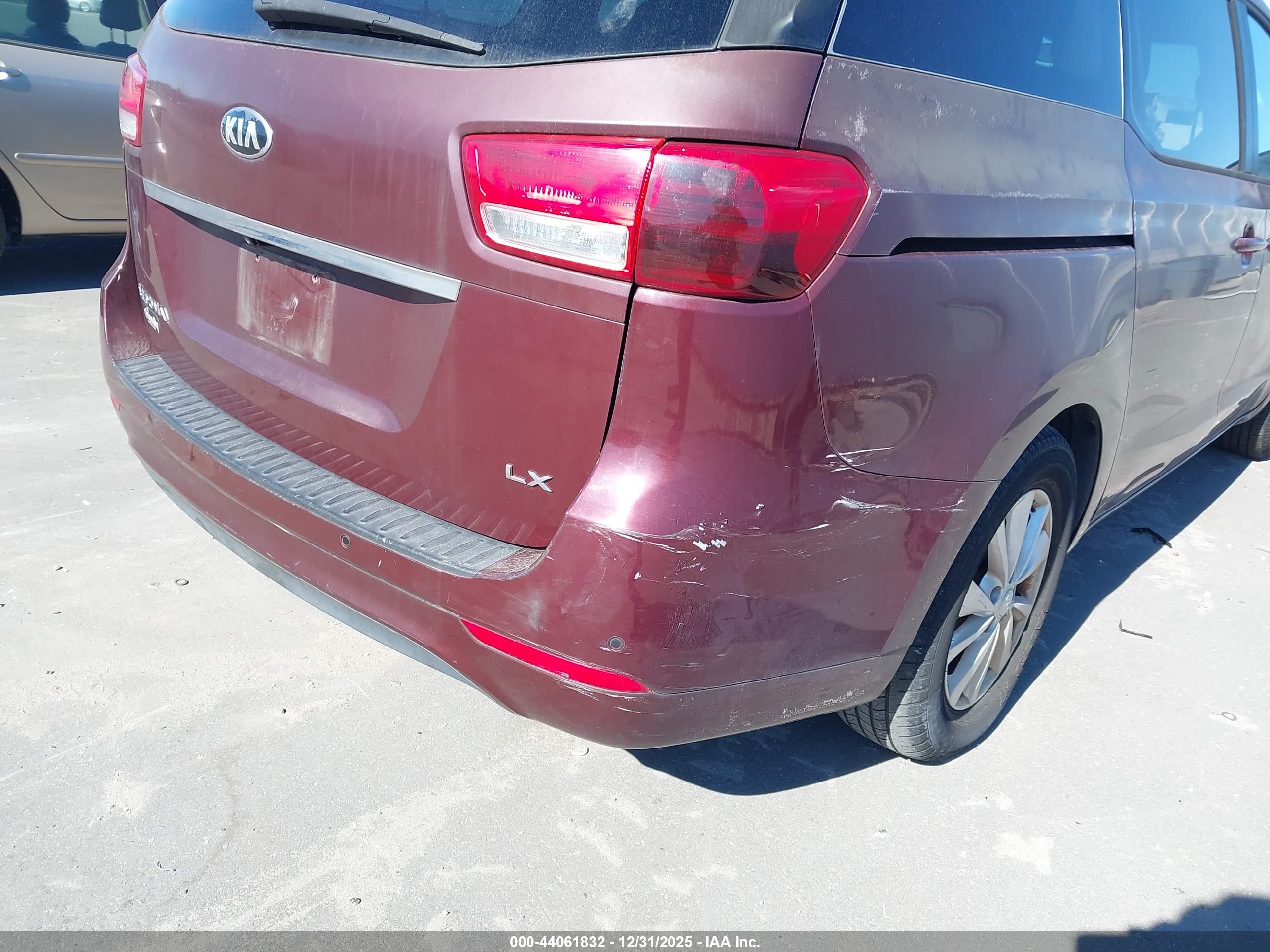 KIA SEDONA image 6