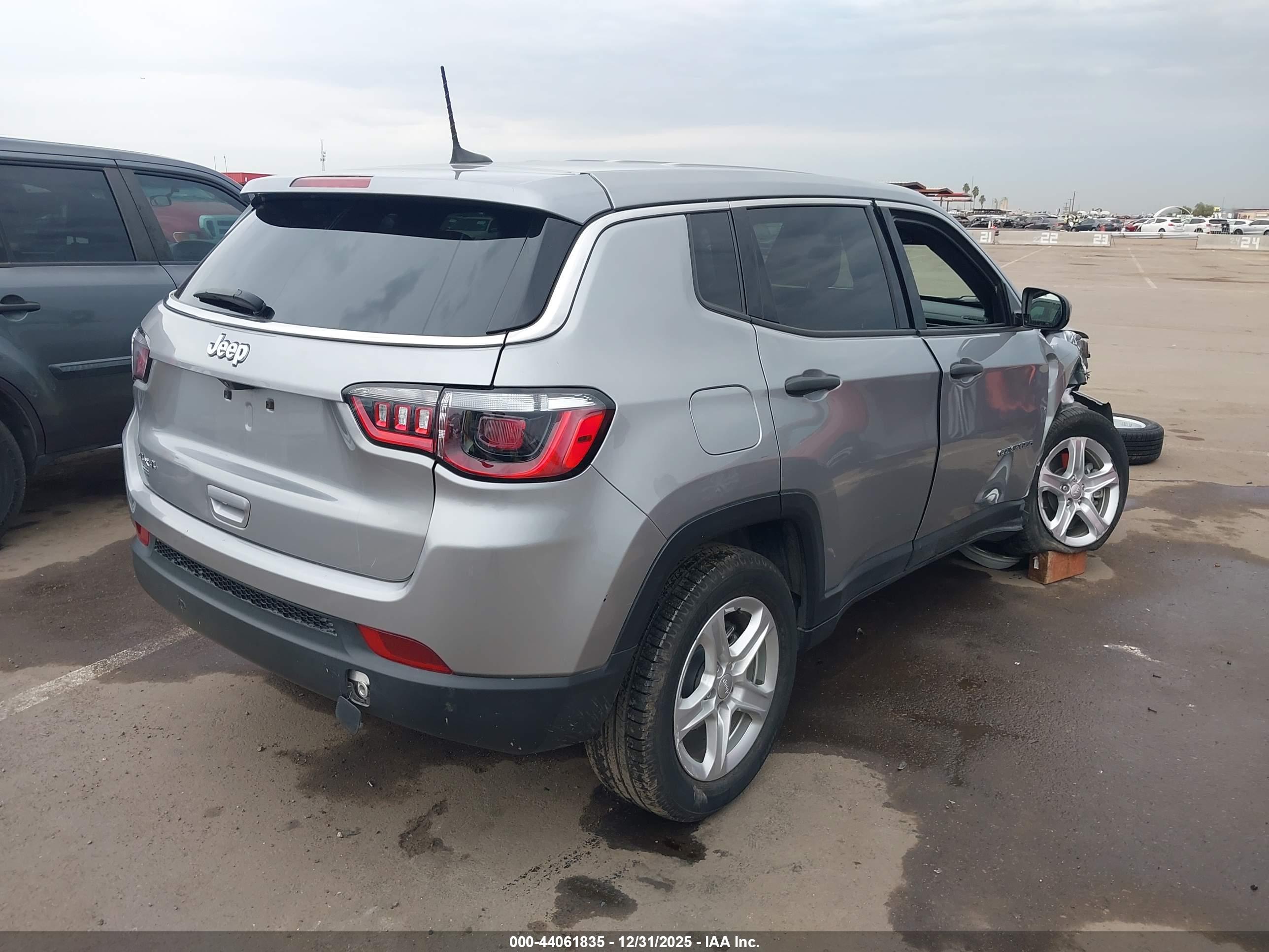 JEEP COMPASS image 4