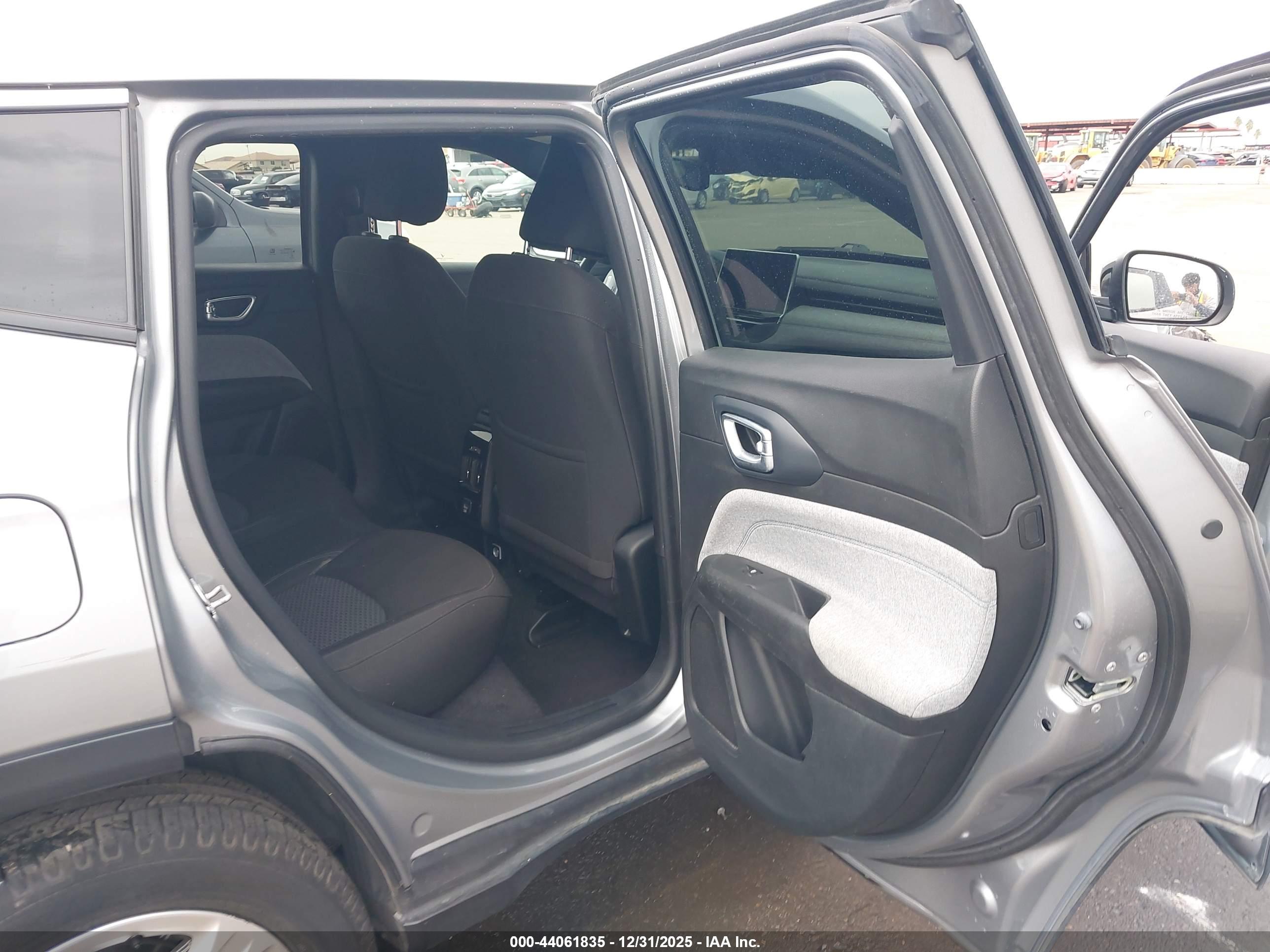 JEEP COMPASS image 8