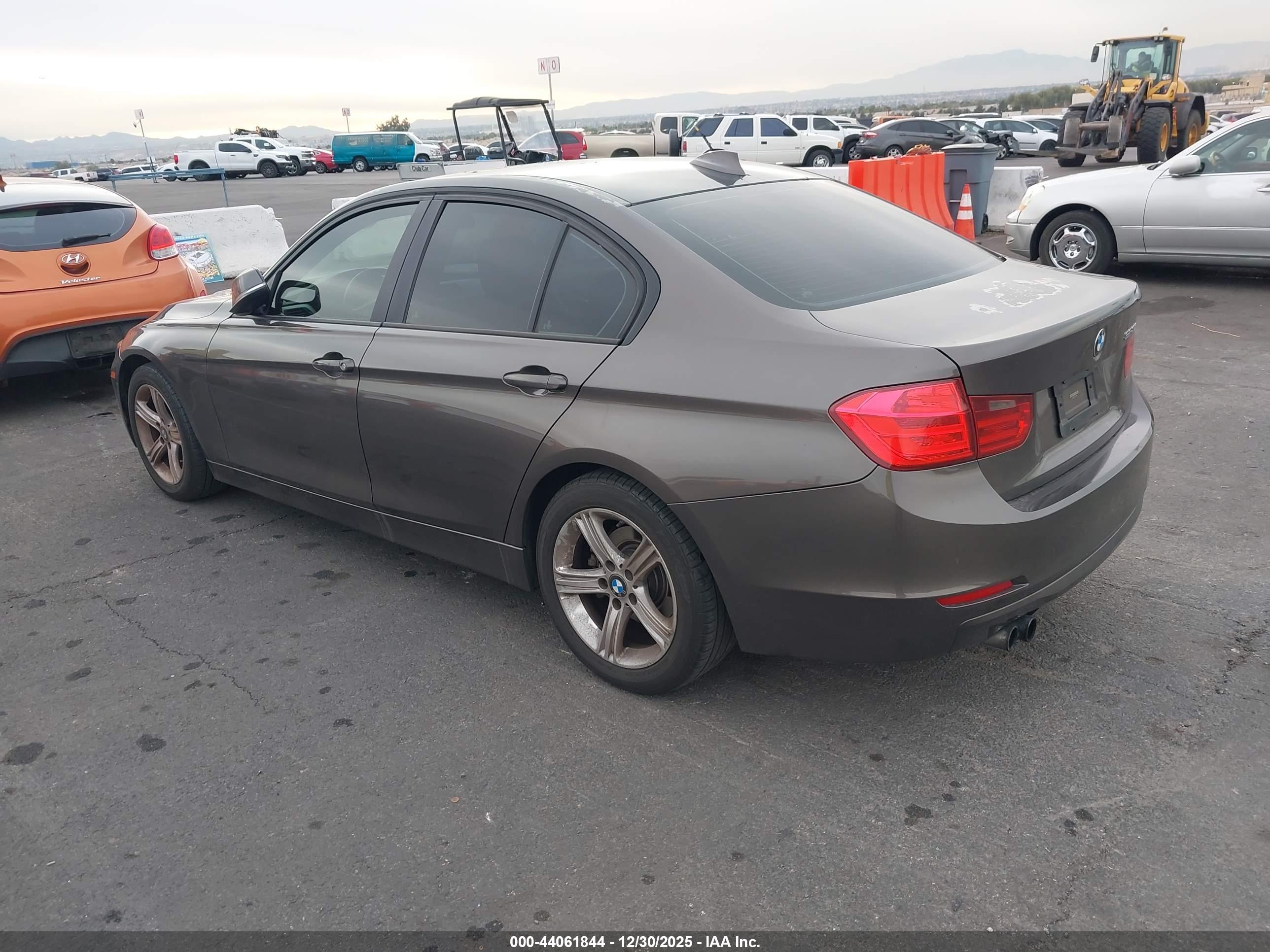 BMW 328I image 3