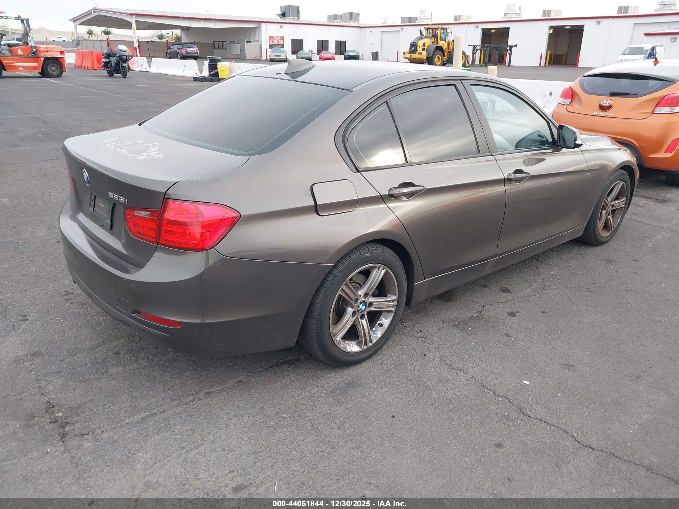 BMW 328I image 4