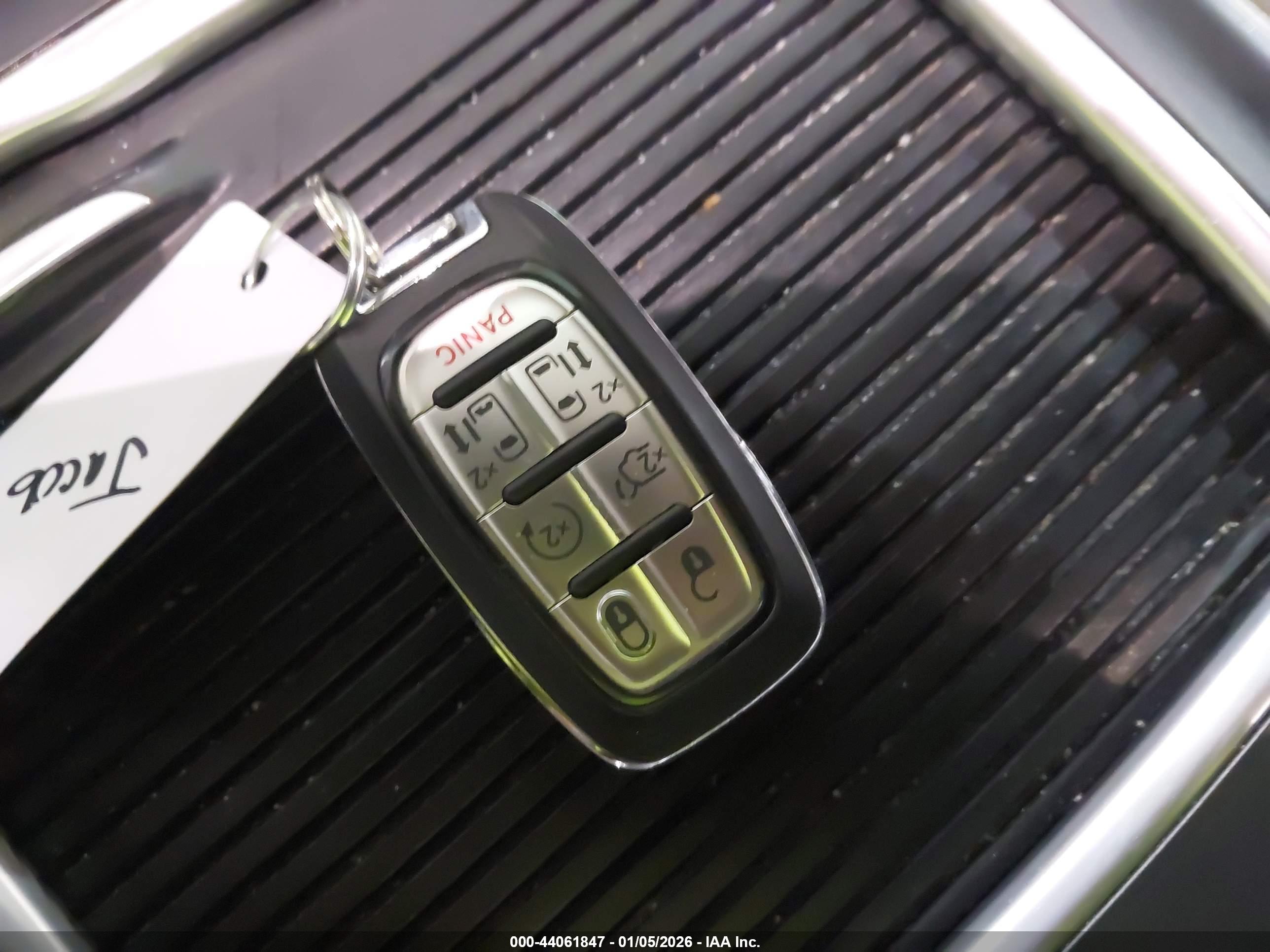 CHRYSLER PACIFICA image 11