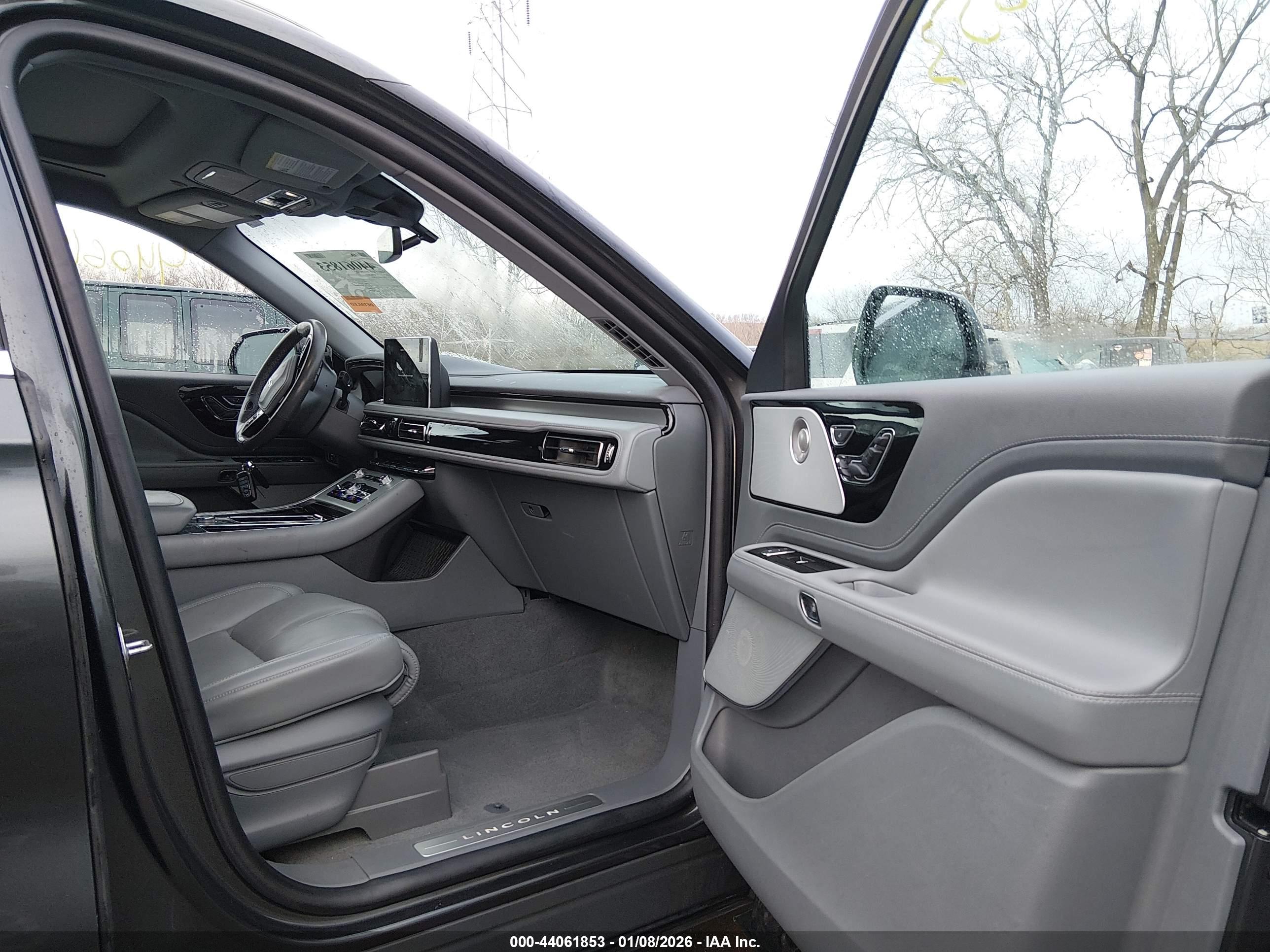 LINCOLN AVIATOR image 5