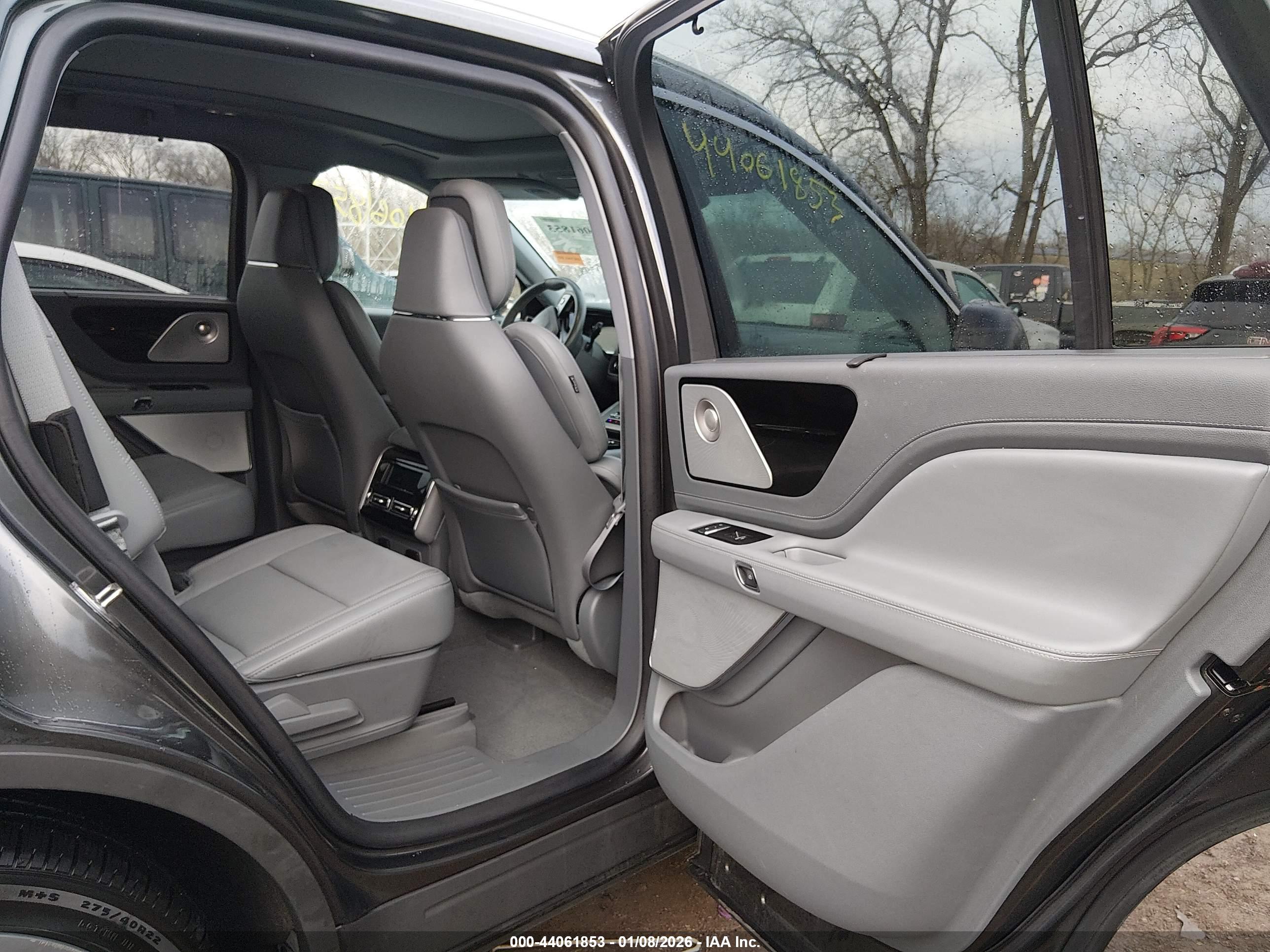 LINCOLN AVIATOR image 8