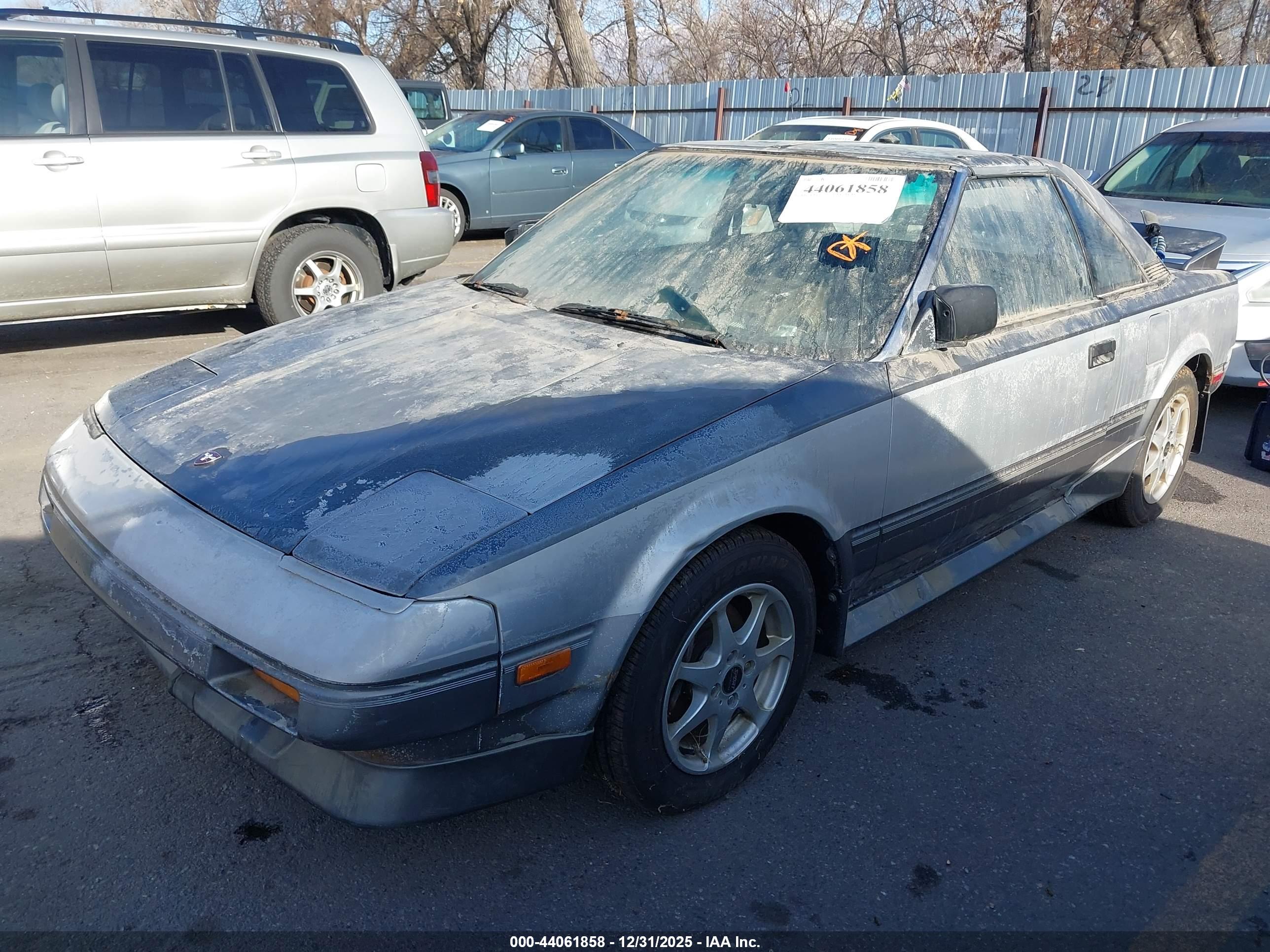 TOYOTA MR2 image 2