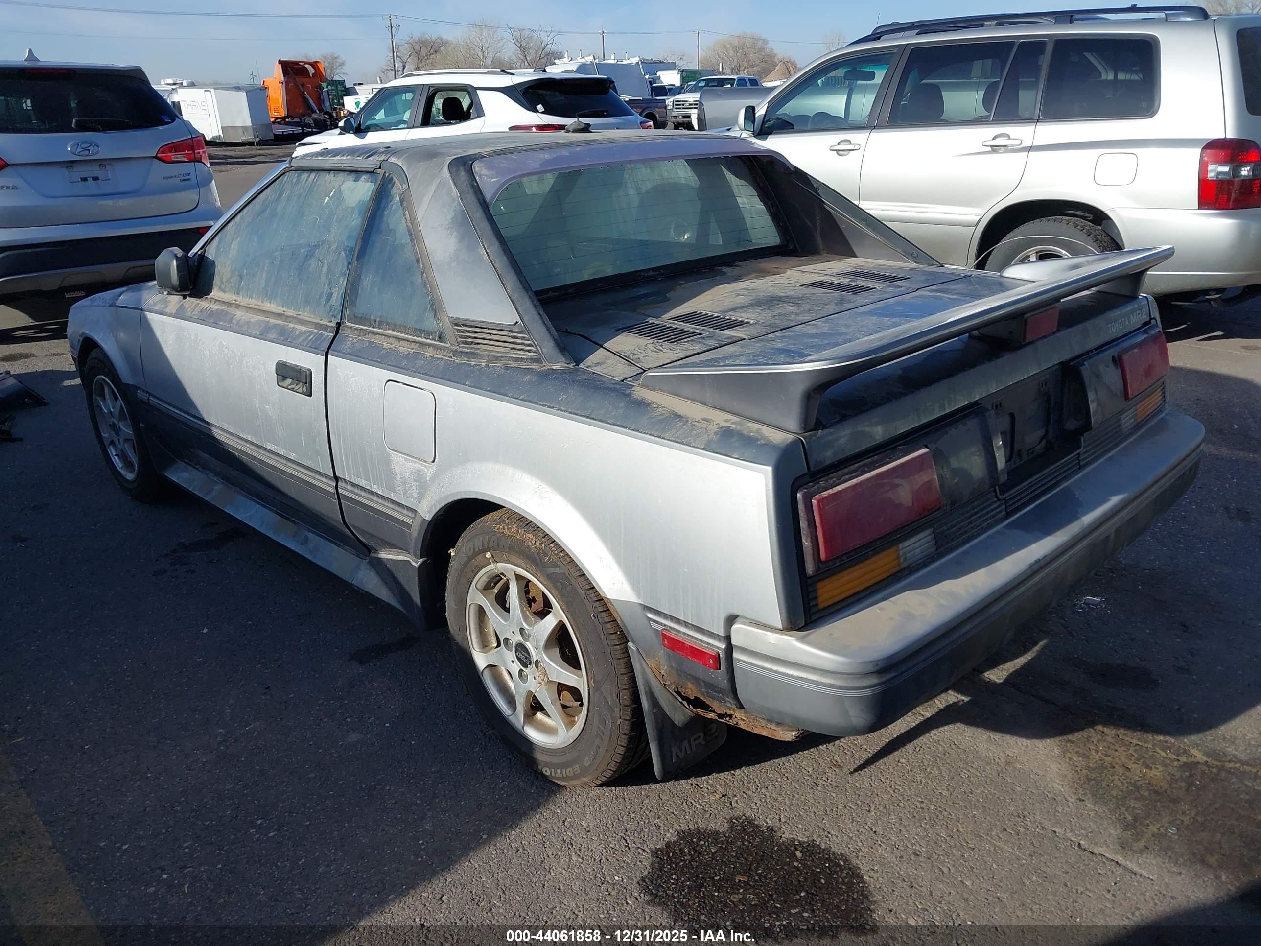 TOYOTA MR2 image 3