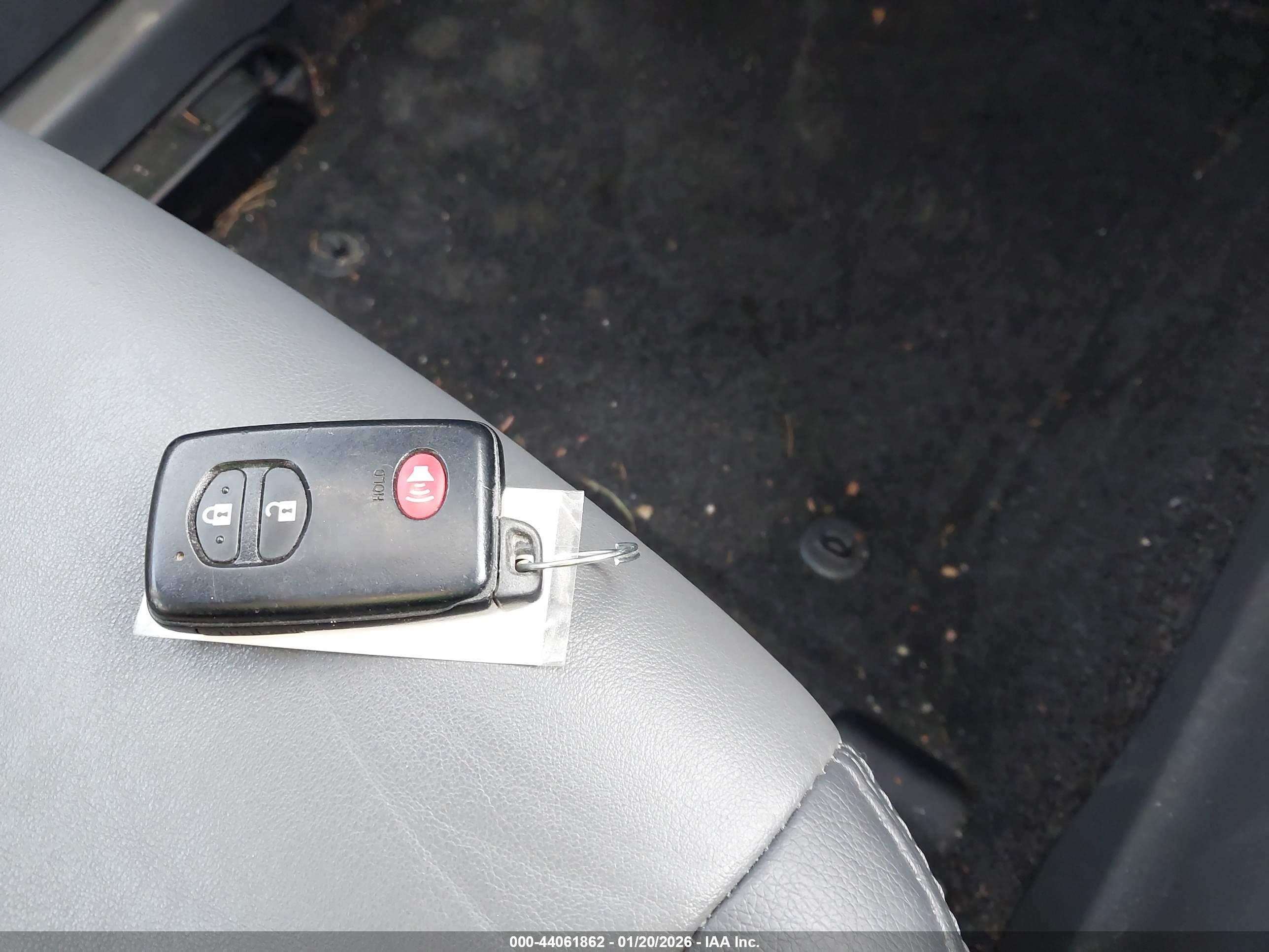 TOYOTA PRIUS image 11