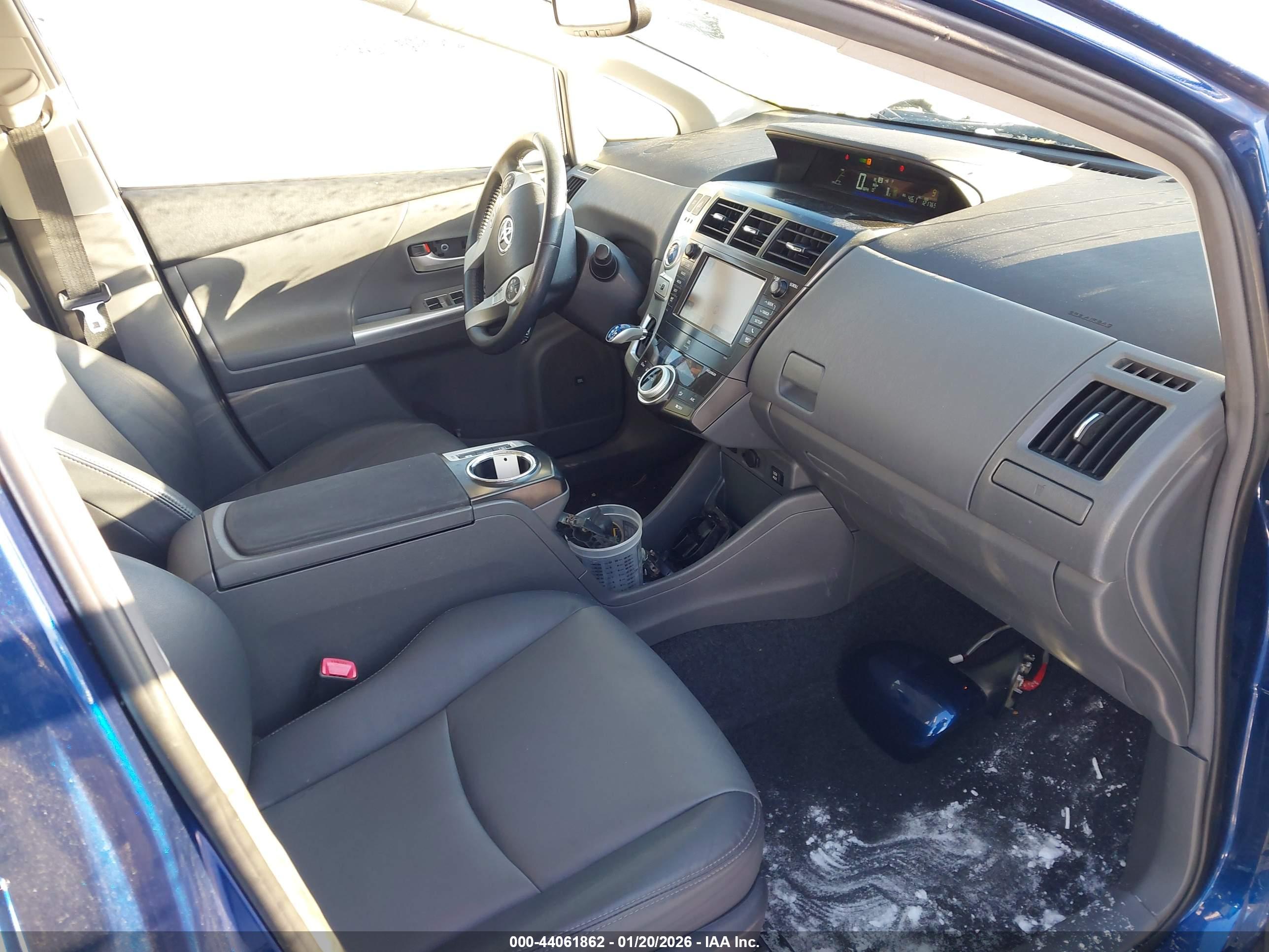 TOYOTA PRIUS image 5