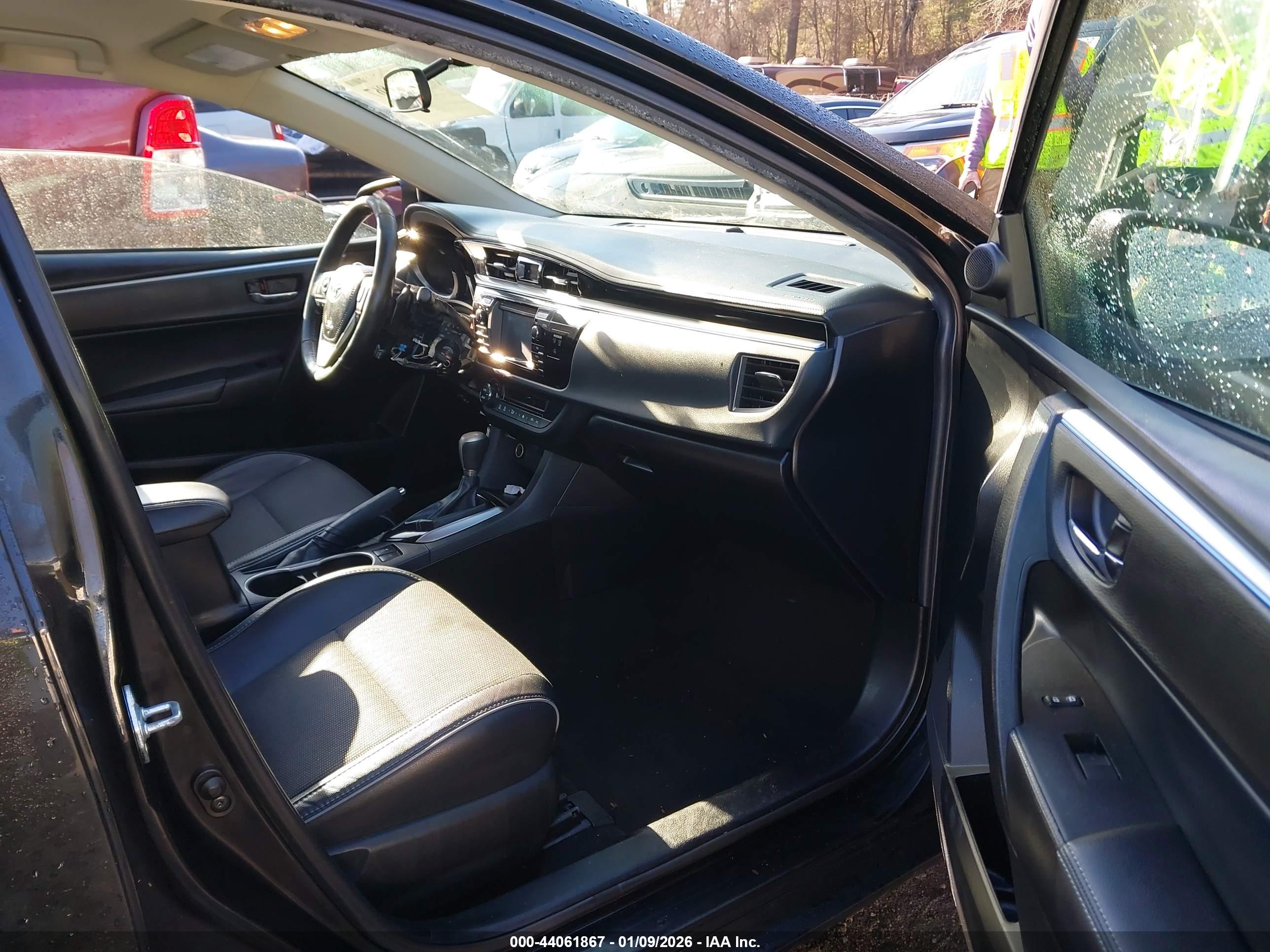 TOYOTA COROLLA image 5