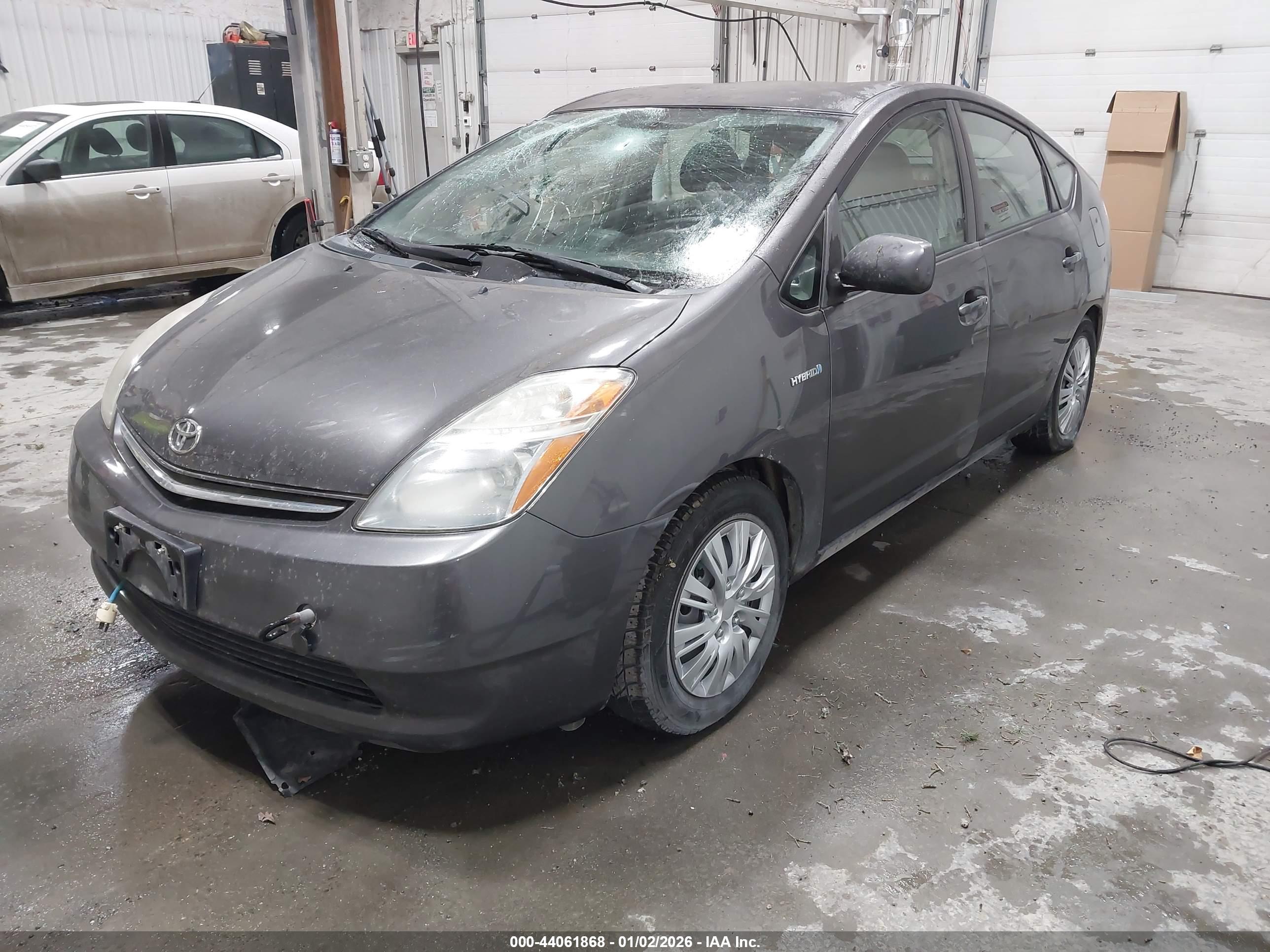 TOYOTA PRIUS image 2