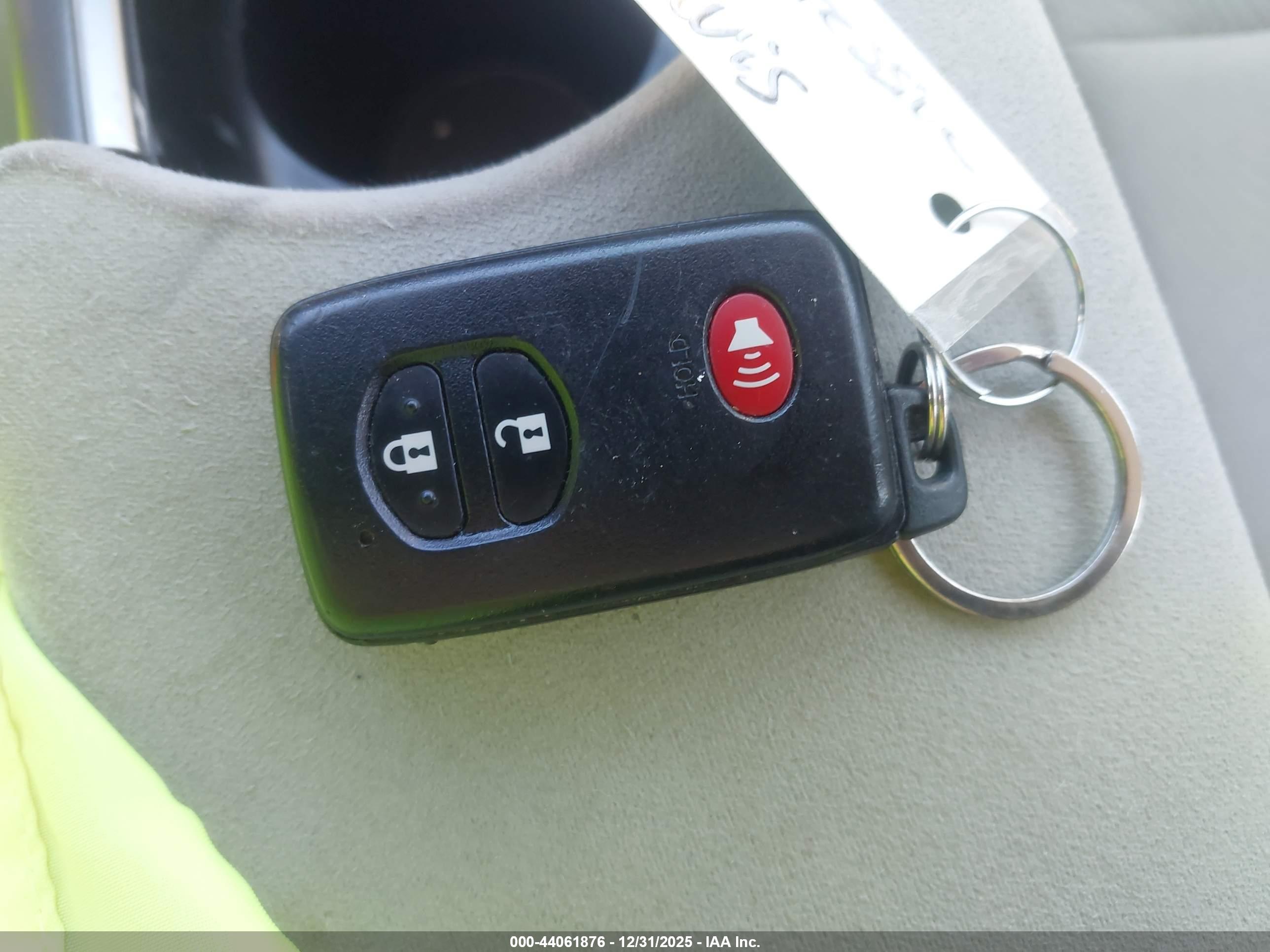 TOYOTA PRIUS image 11