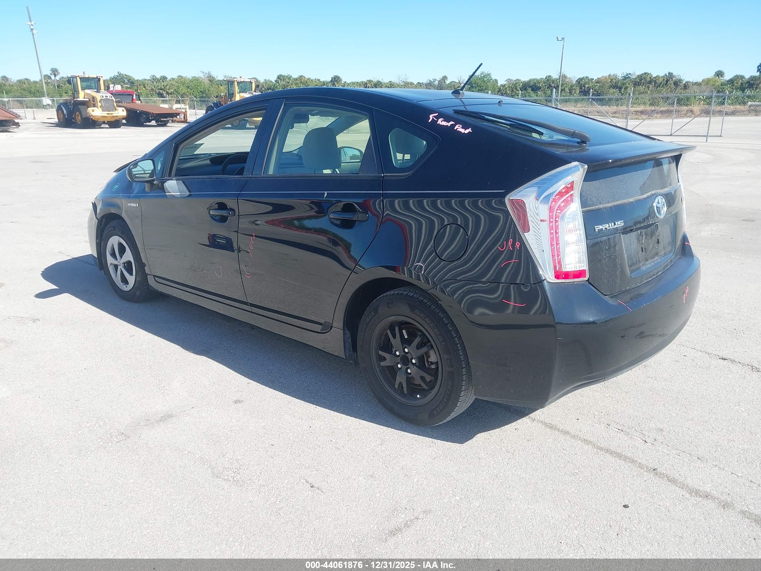 TOYOTA PRIUS image 3