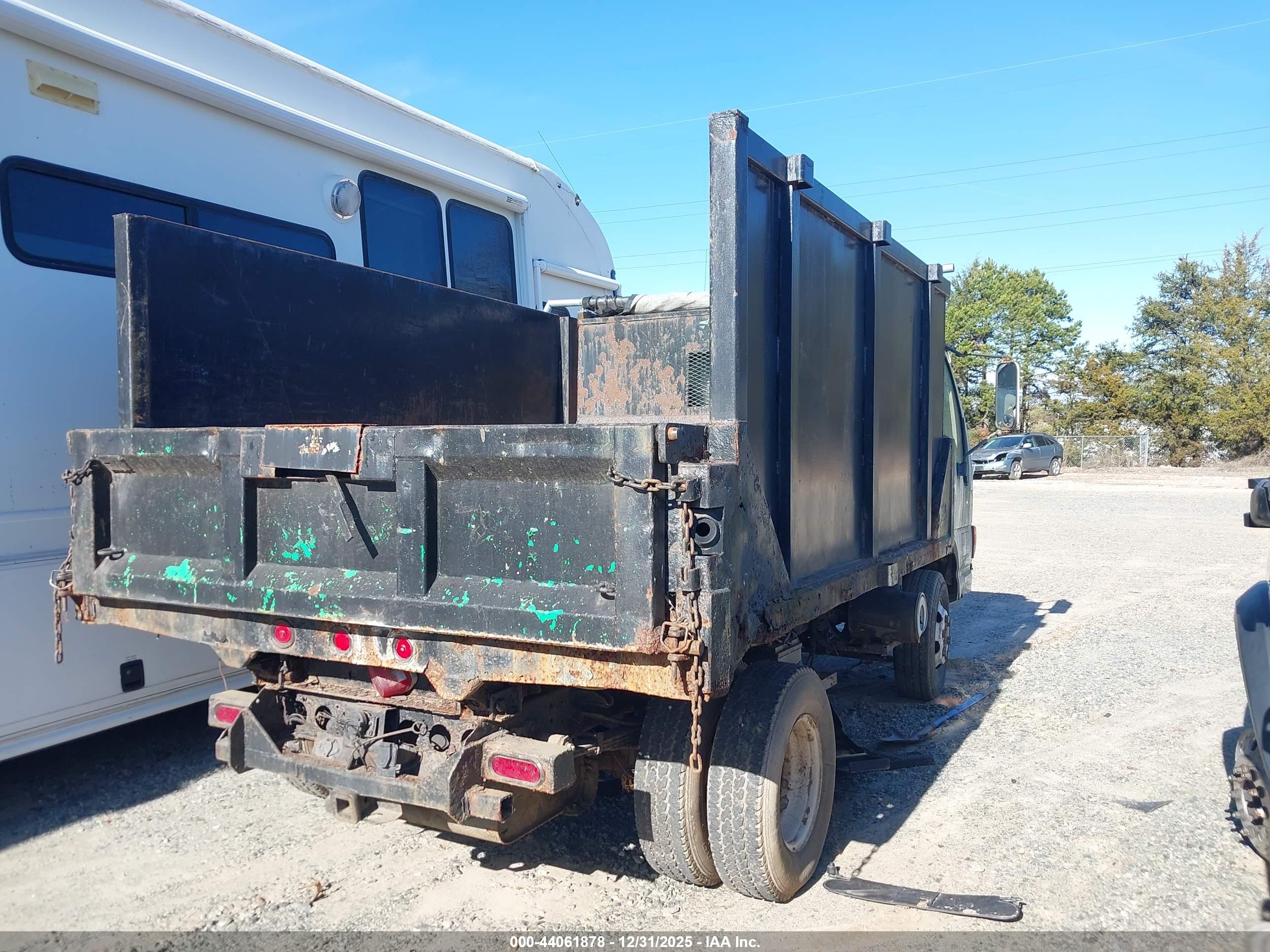 ISUZU NPR image 4