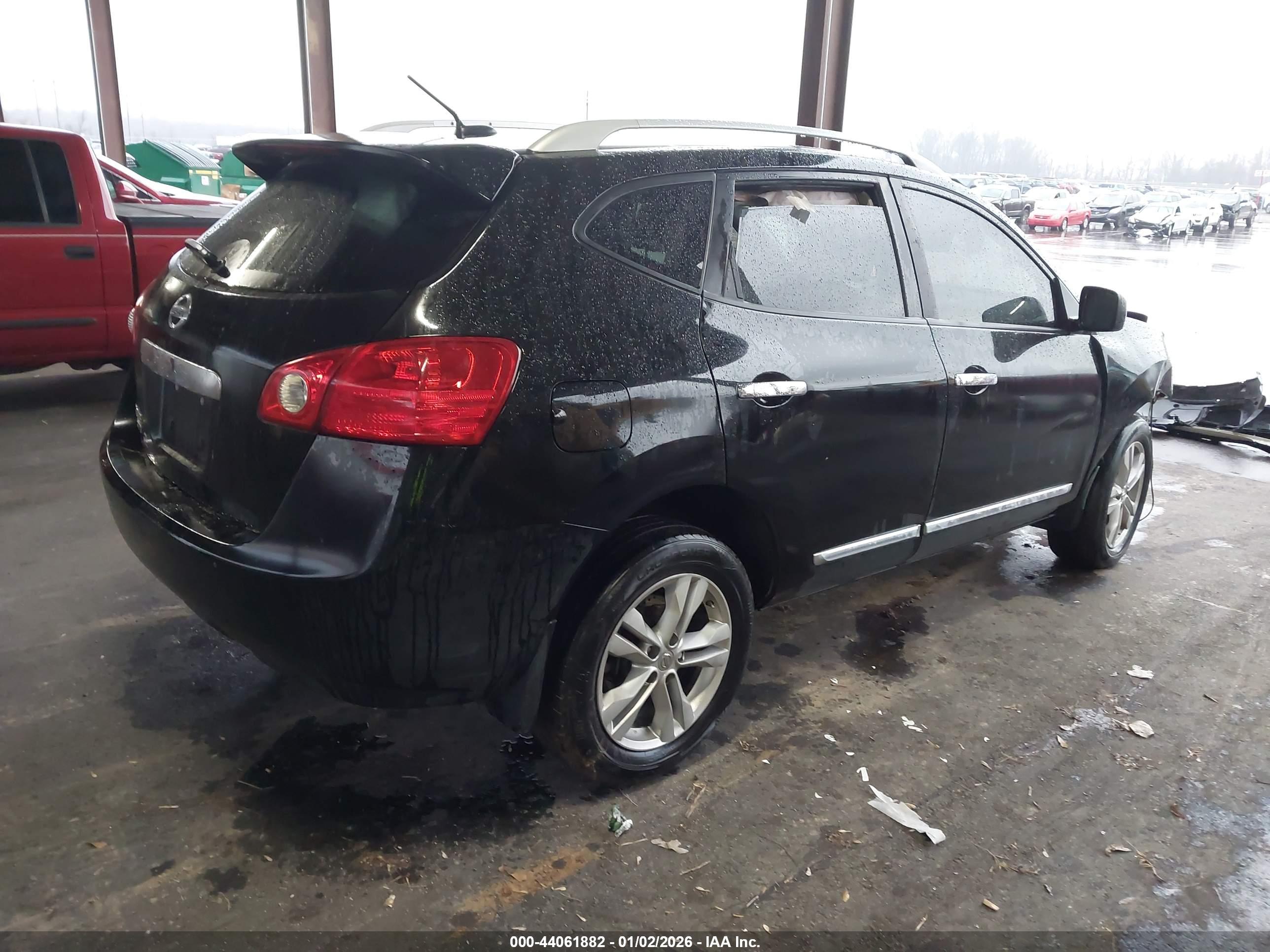 NISSAN ROGUE image 4