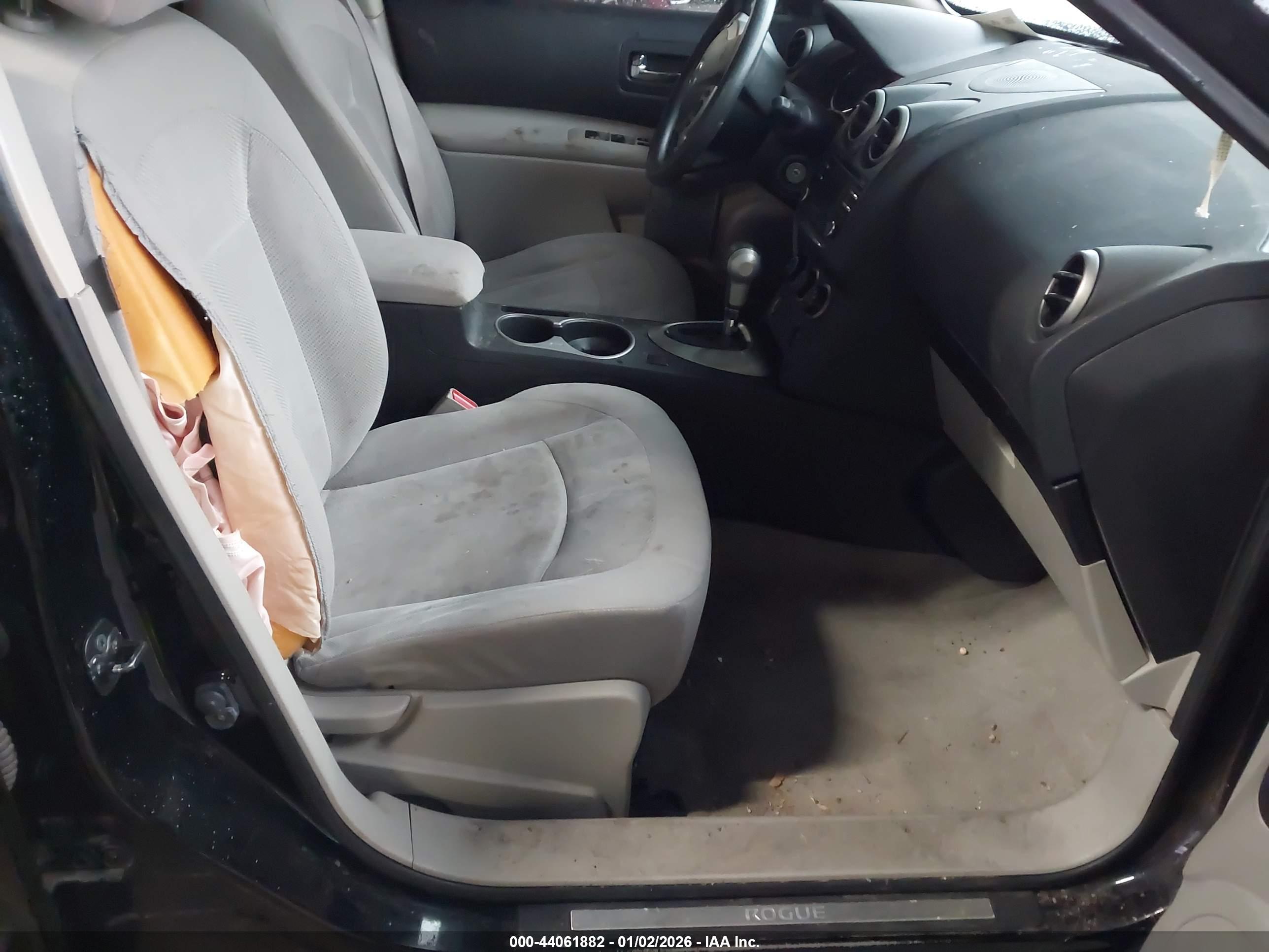 NISSAN ROGUE image 5