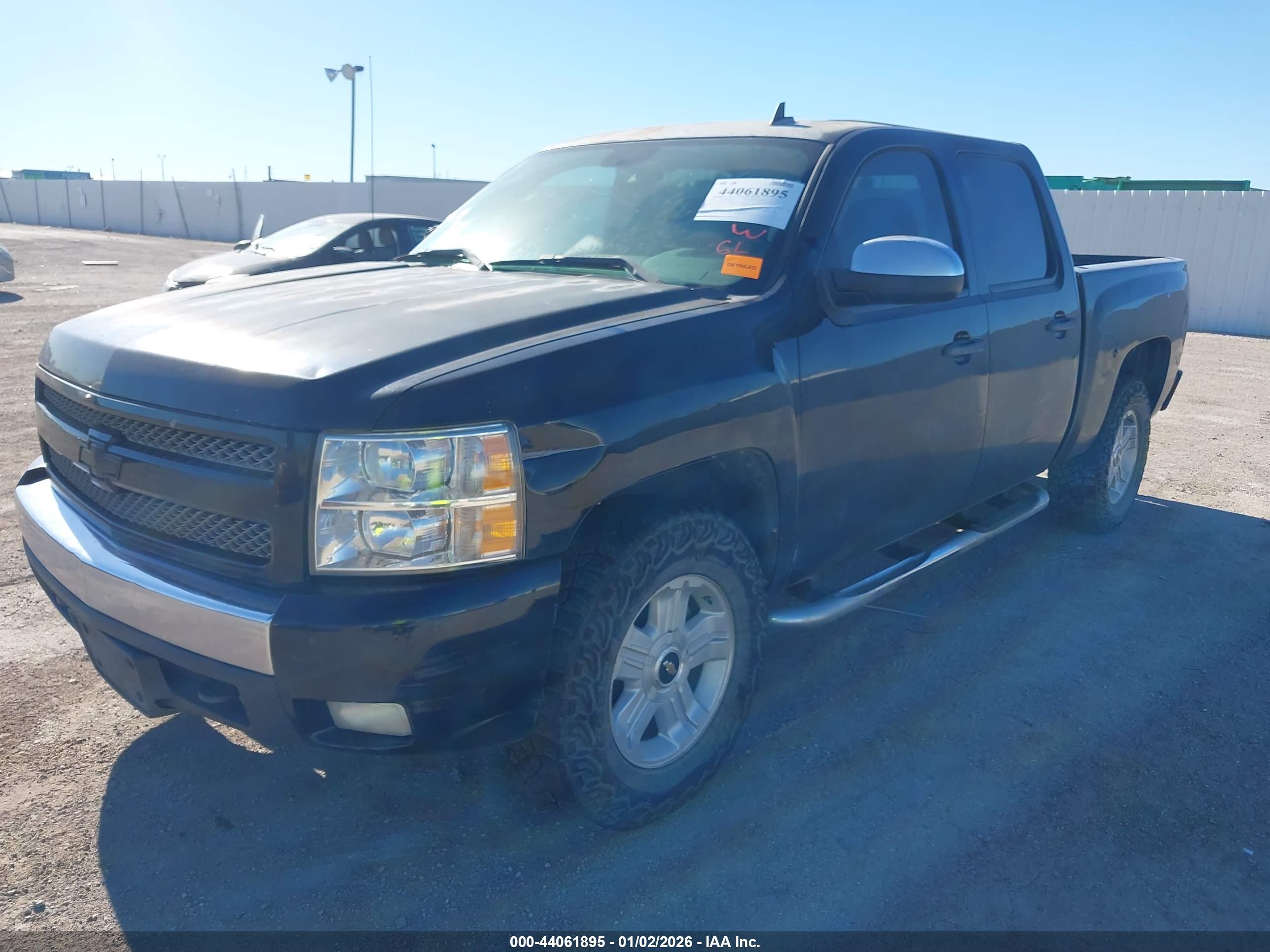 CHEVROLET SILVERADO image 6