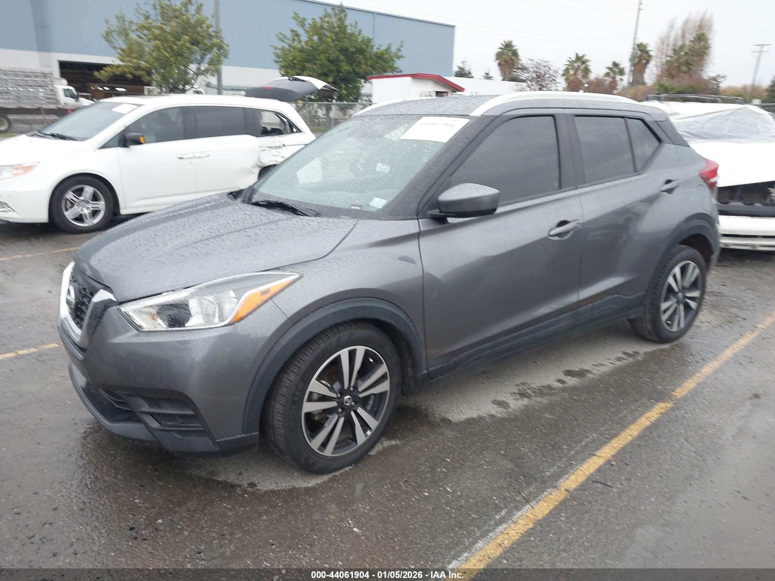 NISSAN KICKS image 2
