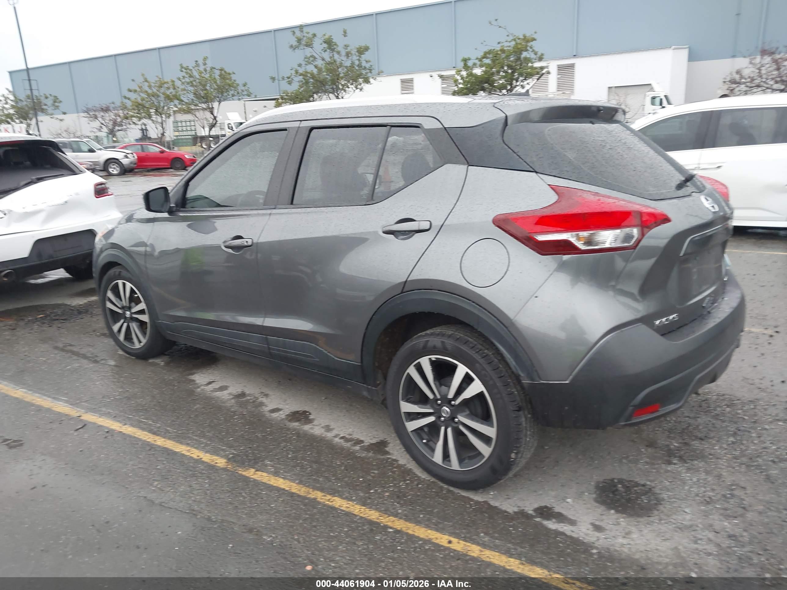 NISSAN KICKS image 3
